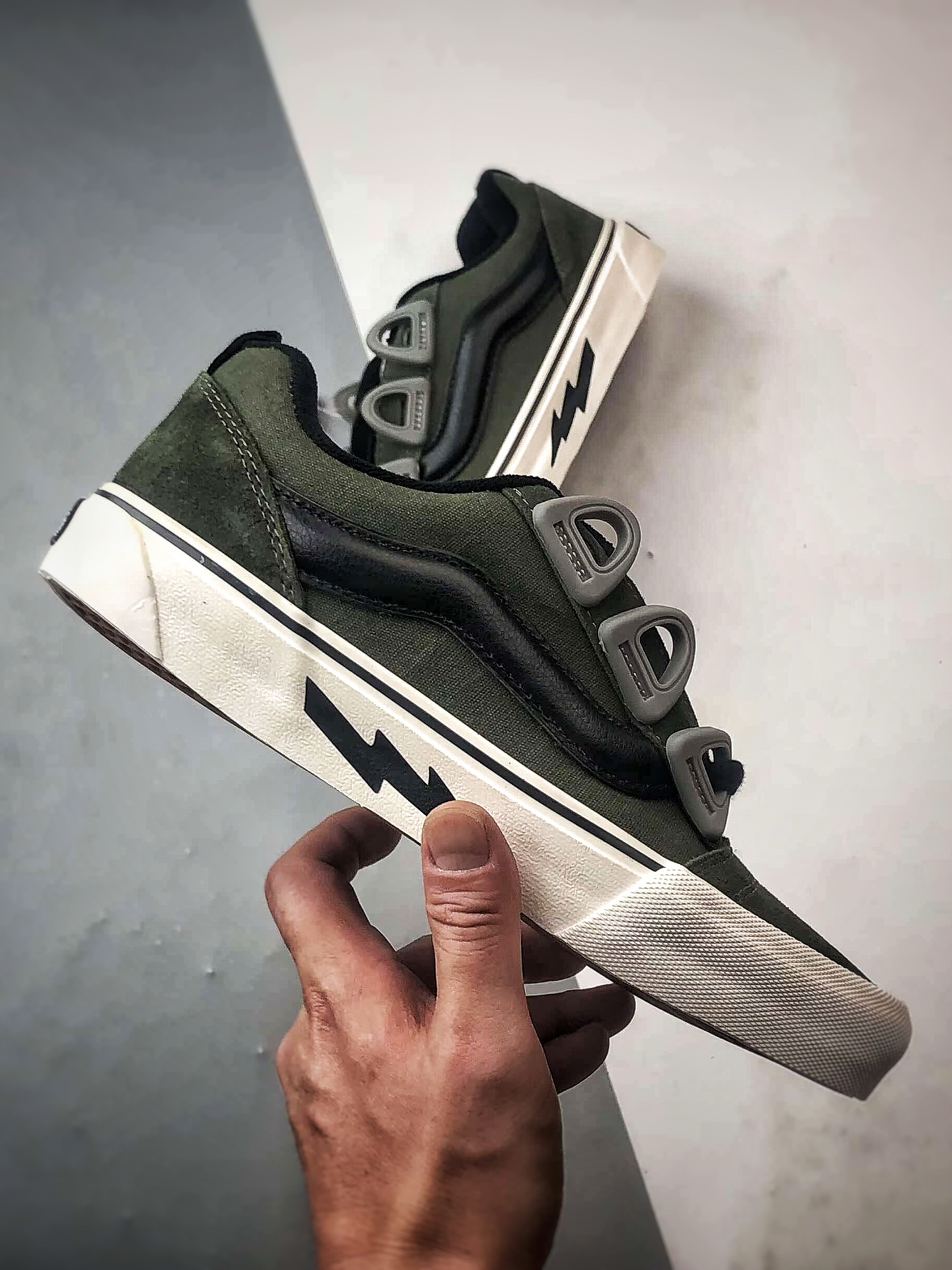 Vans Knu-Skool DR 闪电军绿 万斯低帮复古休闲硫化面包板鞋-Top High Quatity Cheap Sneakers Fashion Clothing Clothes Bags handbags Shoes of all Brand wholesale With The best Quality And Beautiful Price from China Factory Chinese suppliers wholesaler seller Vans Knu-Skool DR 闪电军绿 万斯低帮复古休闲硫化面包板鞋