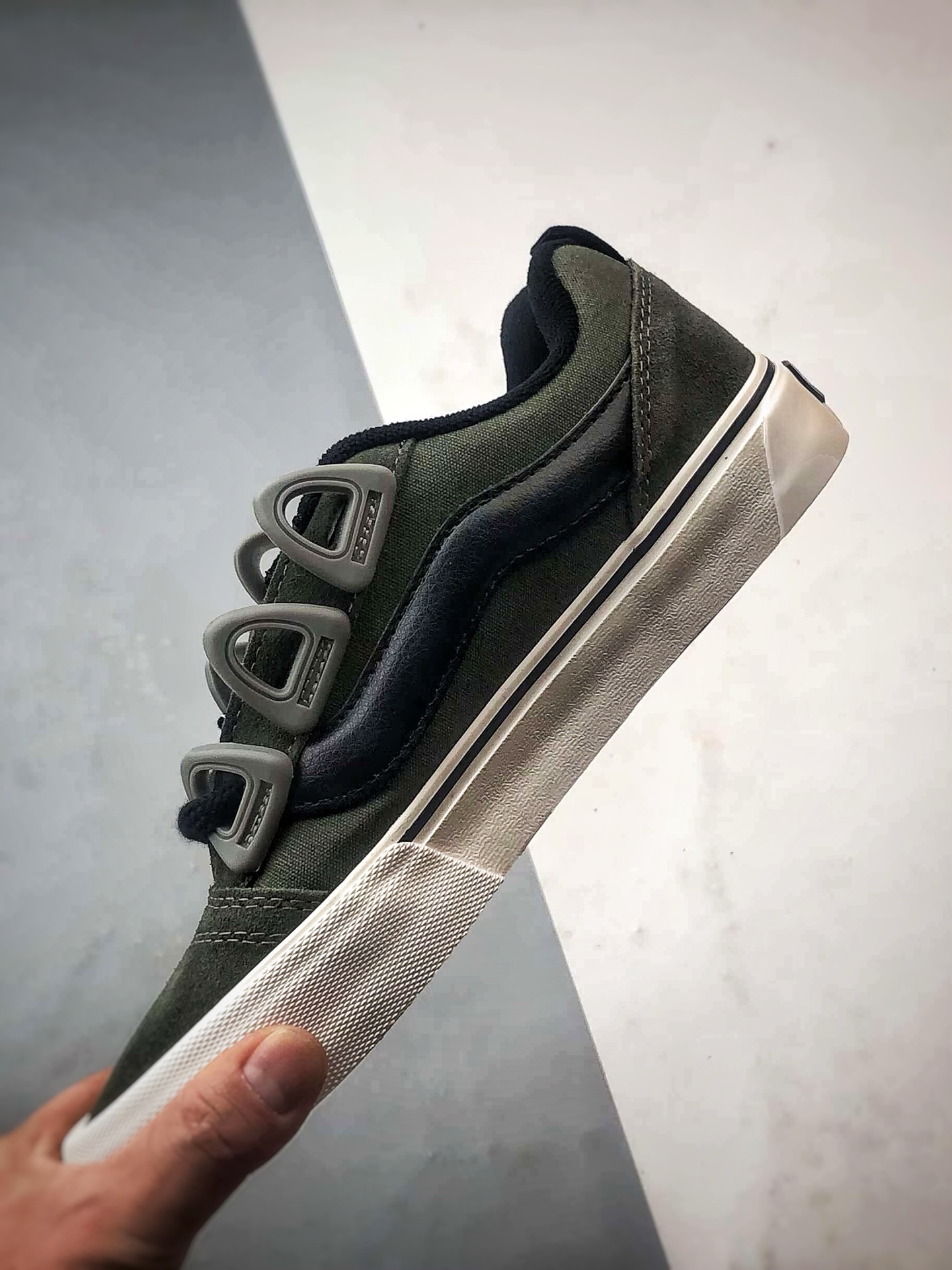 Vans Knu-Skool DR 闪电军绿 万斯低帮复古休闲硫化面包板鞋-Top High Quatity Cheap Sneakers Fashion Clothing Clothes Bags handbags Shoes of all Brand wholesale With The best Quality And Beautiful Price from China Factory Chinese suppliers wholesaler seller Vans Knu-Skool DR 闪电军绿 万斯低帮复古休闲硫化面包板鞋