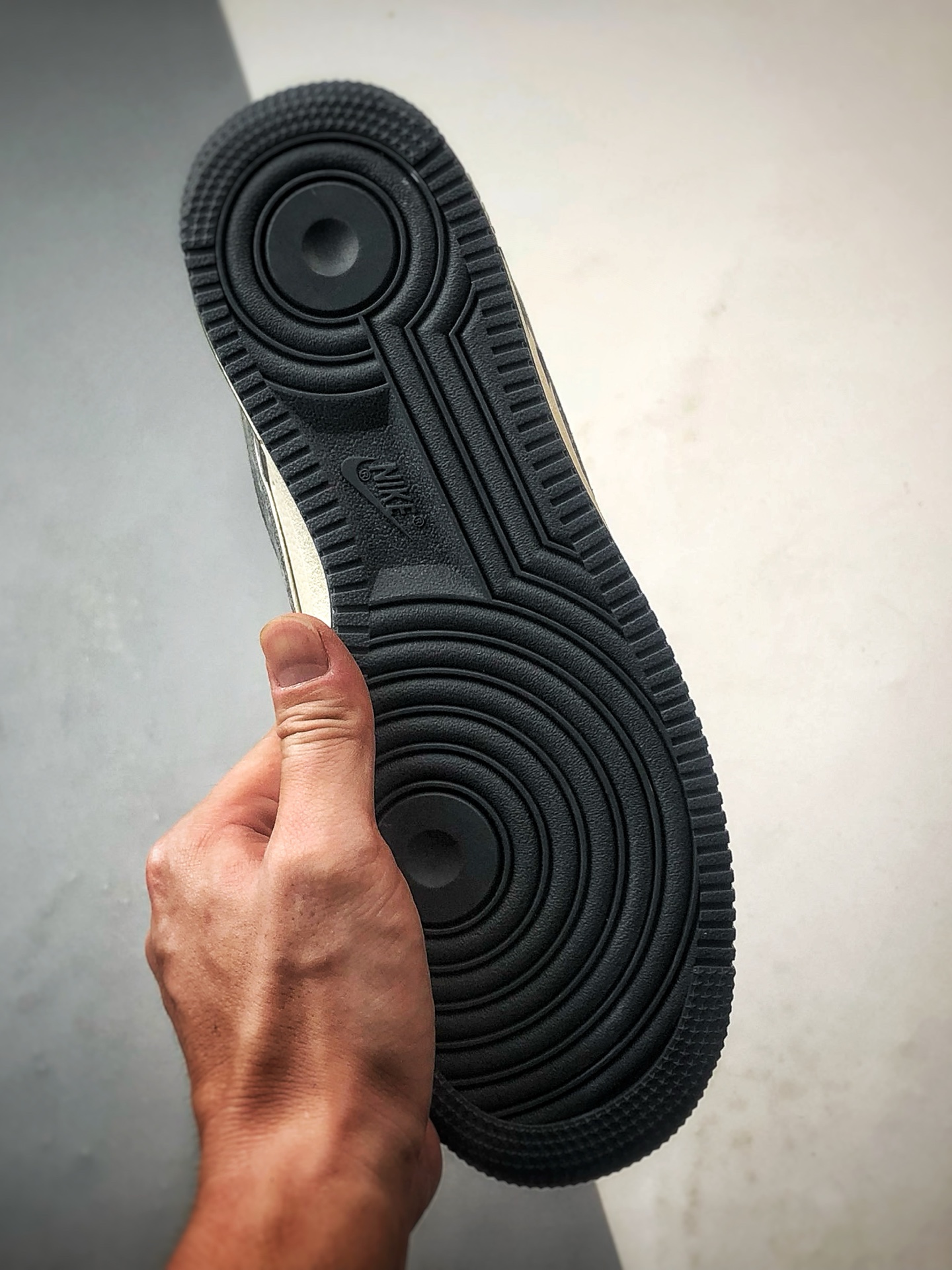 Kaws x Air Force 1 Low 米白灰麂皮 SY1388-004