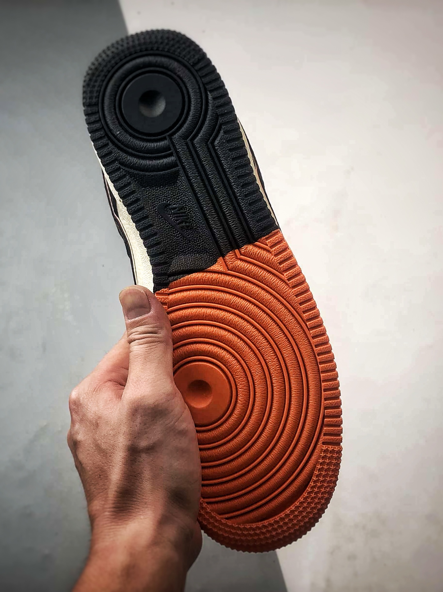 LV x Air Force 1 Low 米黑橙 KJ1688-025