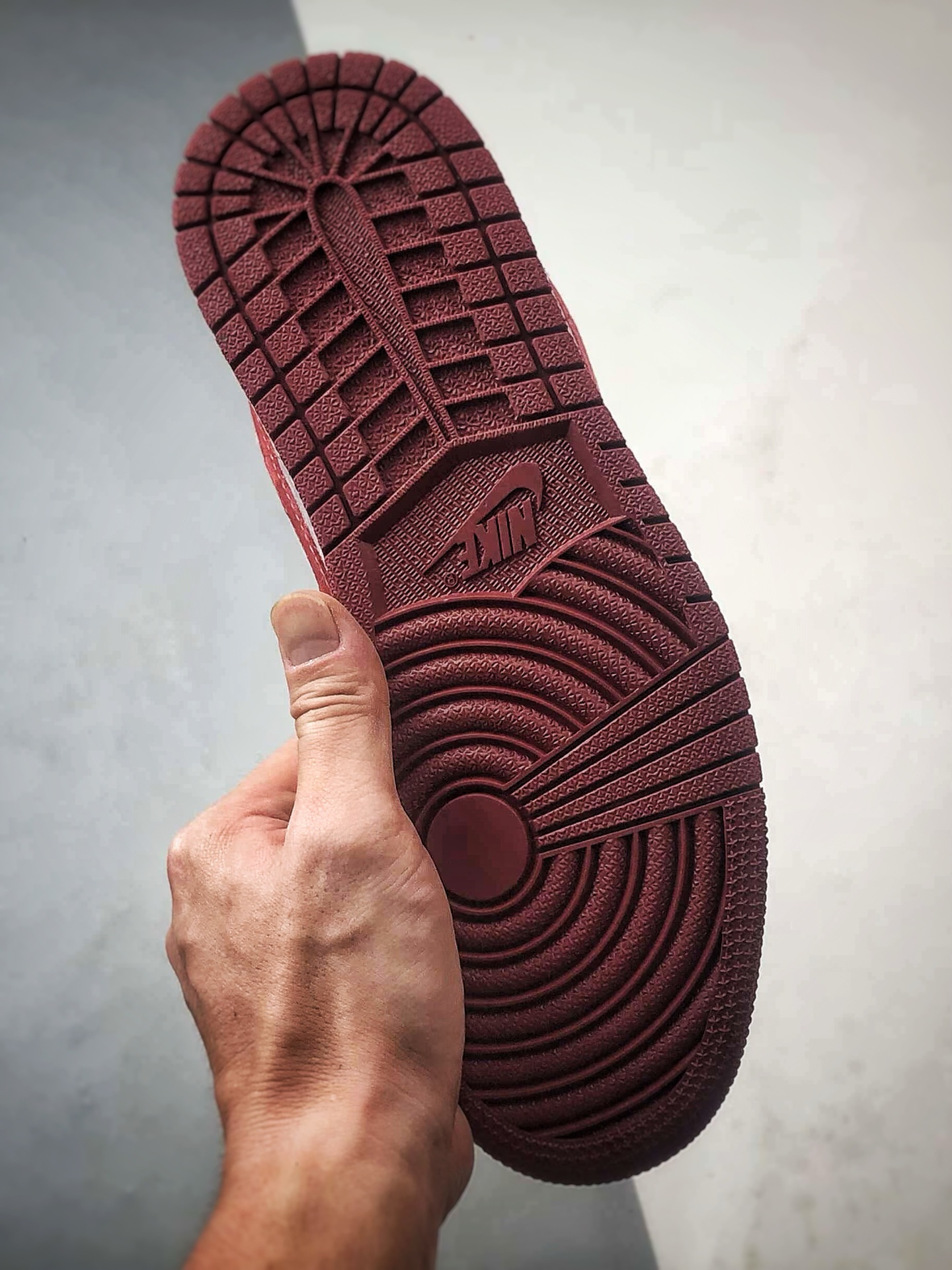 Air Jordan 1 Low ”高端定制” Sup米灰酒红 LD8888-007