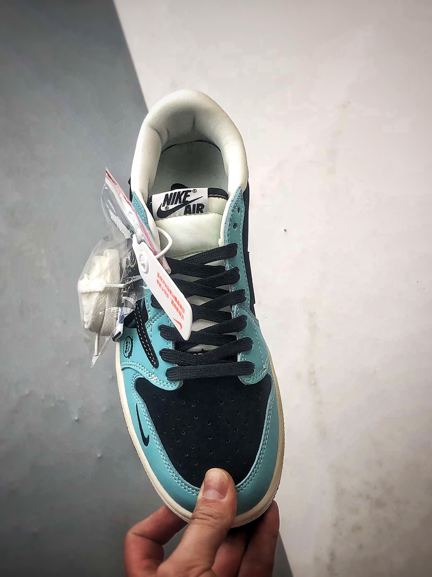 Air Jordan 1 Low ”高端定制” 斯图西黑8湖蓝黑倒钩 DD7866-103