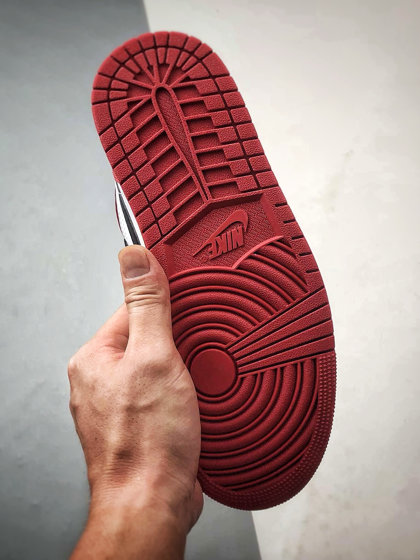 Air Jordan 1 High 黑脚趾 DZ5485-106