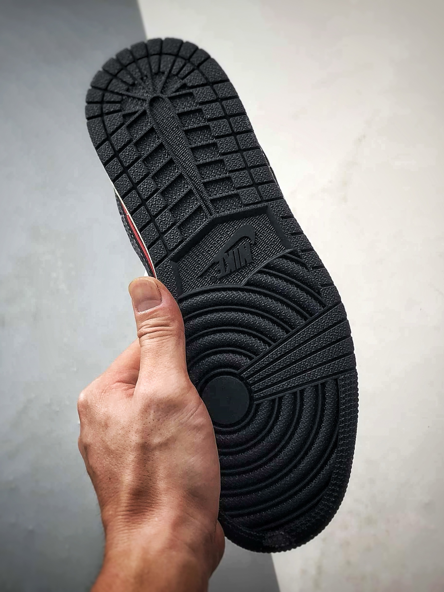 Air Jordan 1 Low ”高端定制” 斯图西米白黑红 QG1988-013