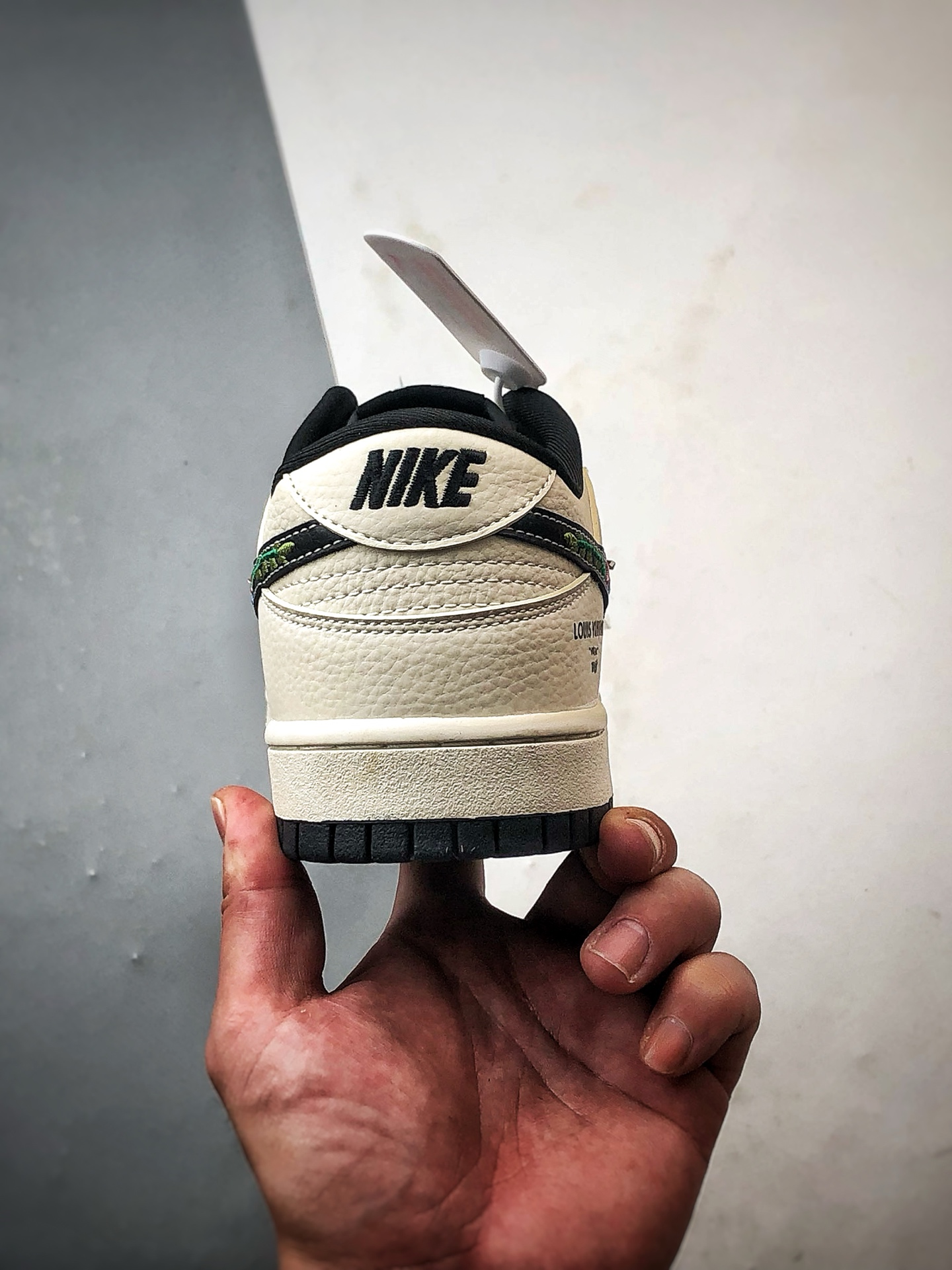 NK Dunk Low Retro ”DIY高端定制” LV米白黑刺绣钩 低帮休闲运动板鞋 DS6608-017