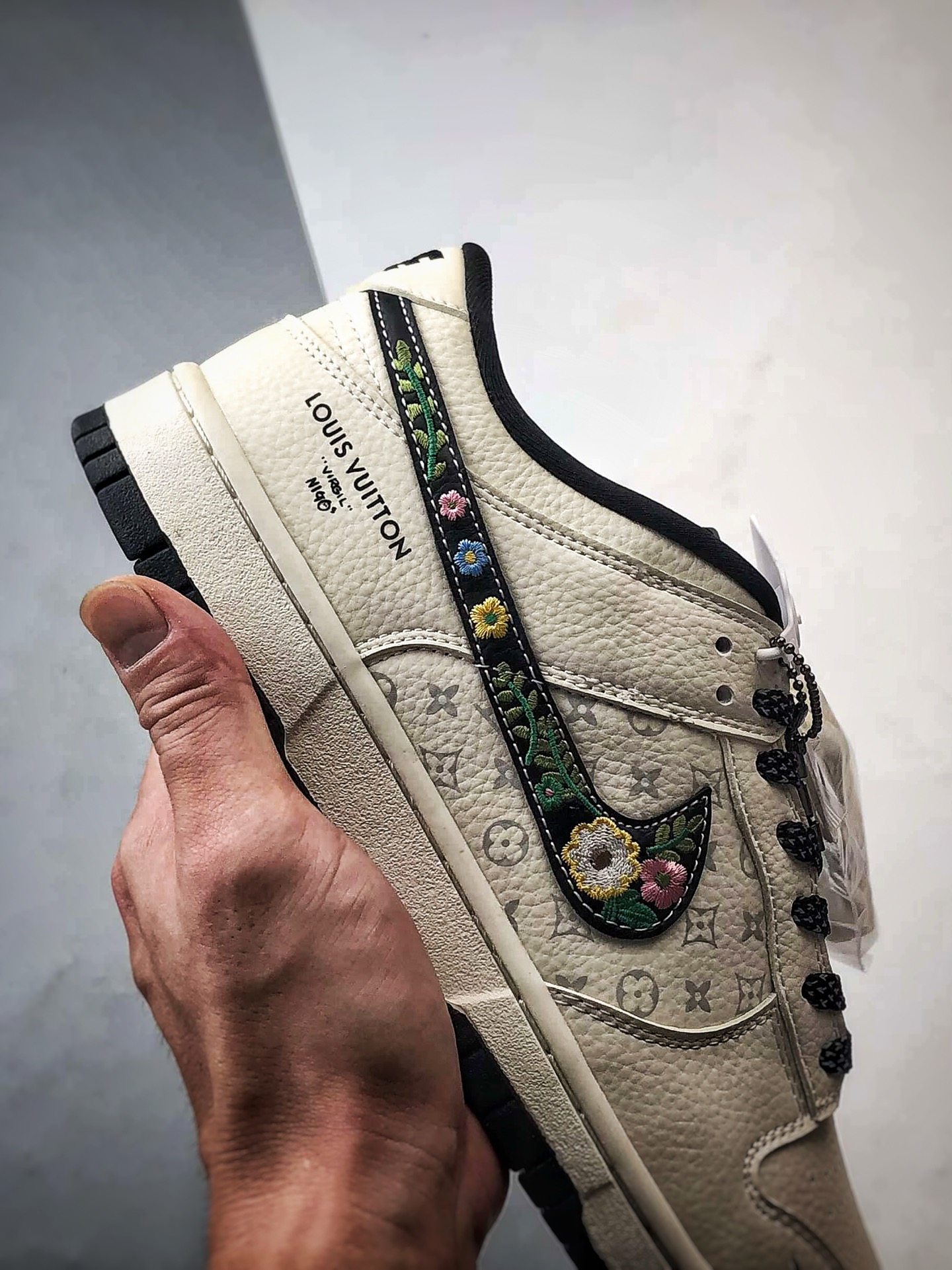 NK Dunk Low Retro ”DIY高端定制” LV米白黑刺绣钩 低帮休闲运动板鞋 DS6608-017