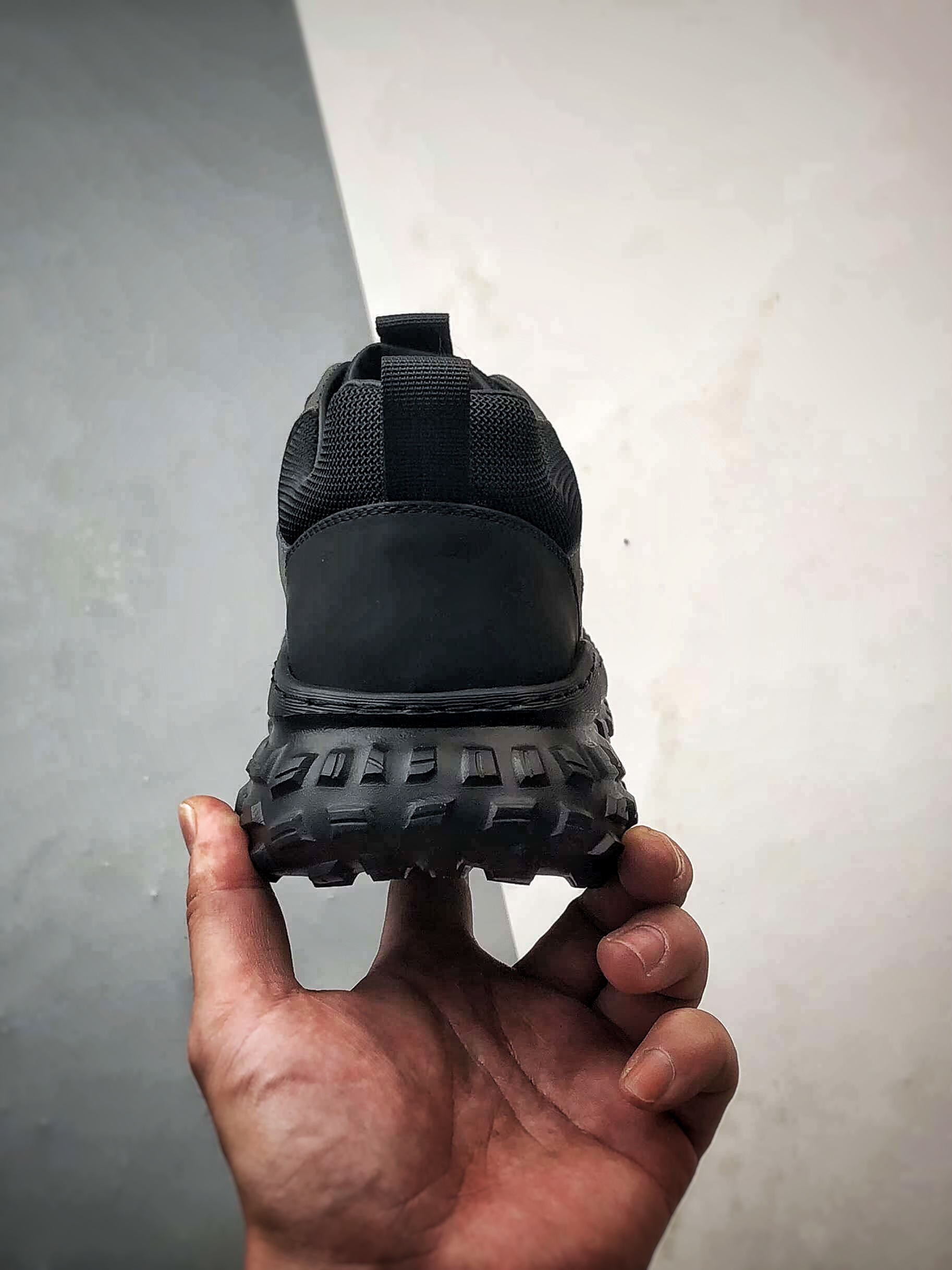 300 Ecco/爱步 越野系列 轻盈减震牛皮耐磨户外运动登山鞋 甄选优质牛皮革搭配纺织衬里 防污透气 635130