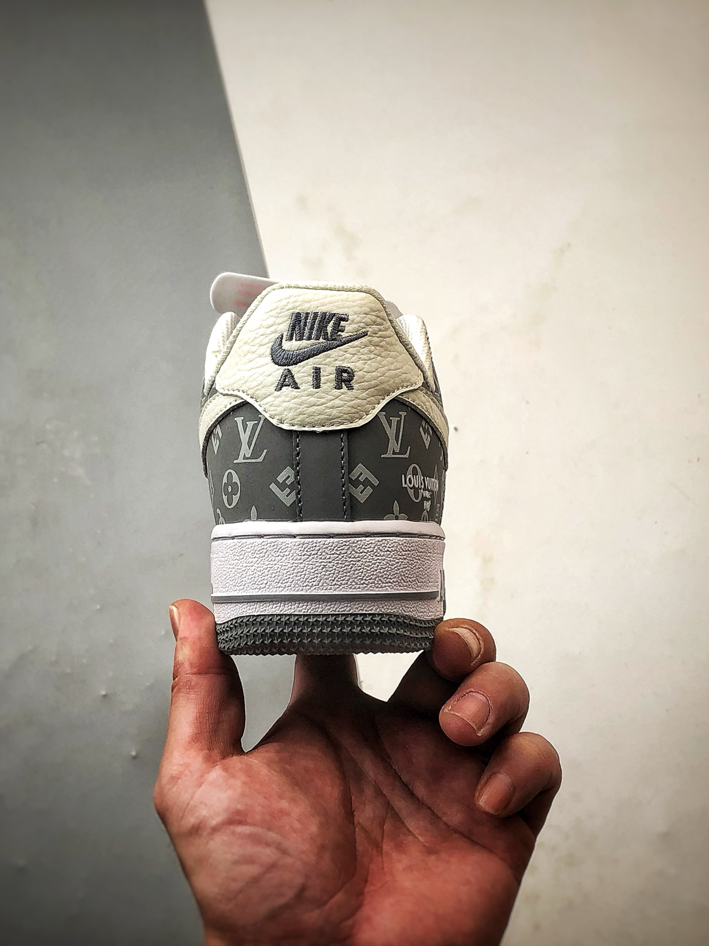 LV x Air Force 1 Low 印花灰白 NH0601-575