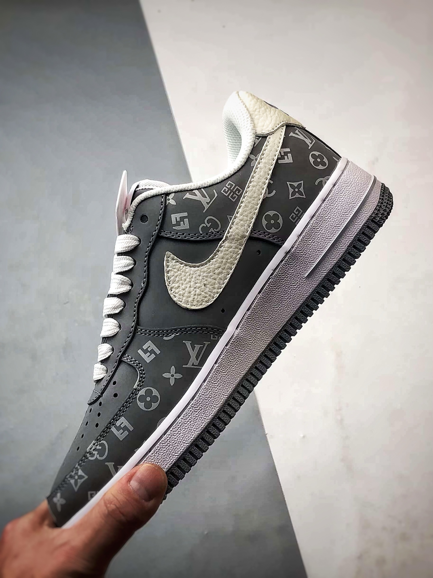 LV x Air Force 1 Low 印花灰白 NH0601-575