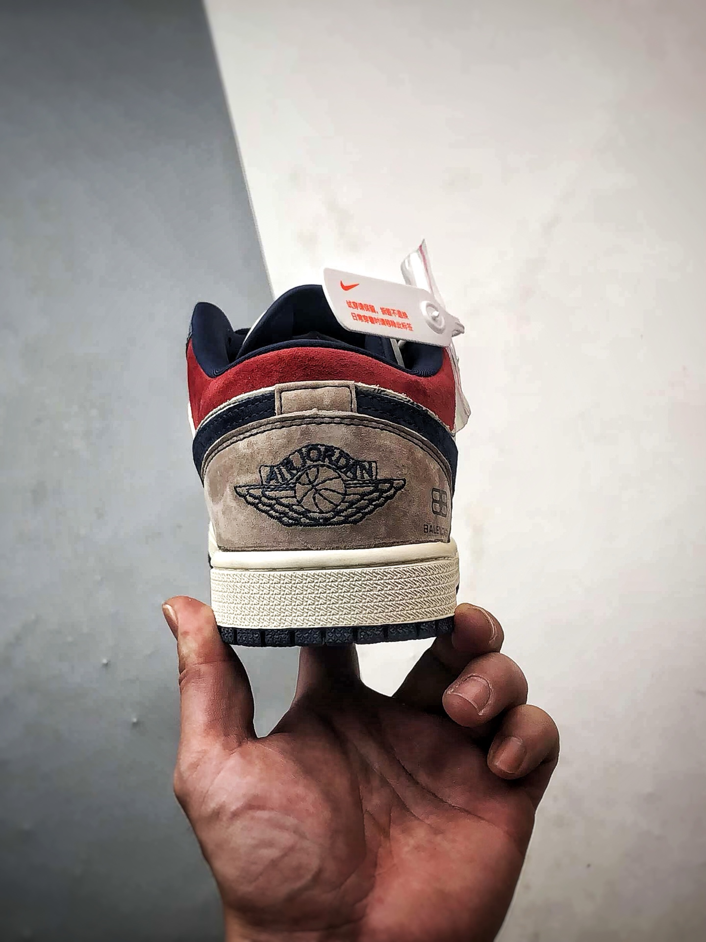Air Jordan 1 Low ”高端定制” 巴黎印花米灰蓝红 QD1988-008