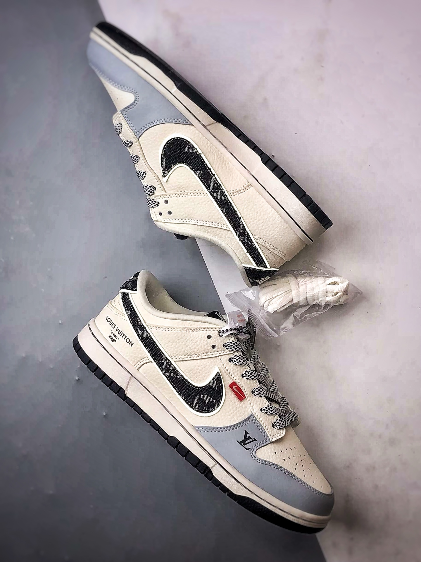 NK Dunk Low Retro ”DIY高端定制” LV米白蓝牛仔黑钩 低帮休闲运动板鞋 DN3168-002