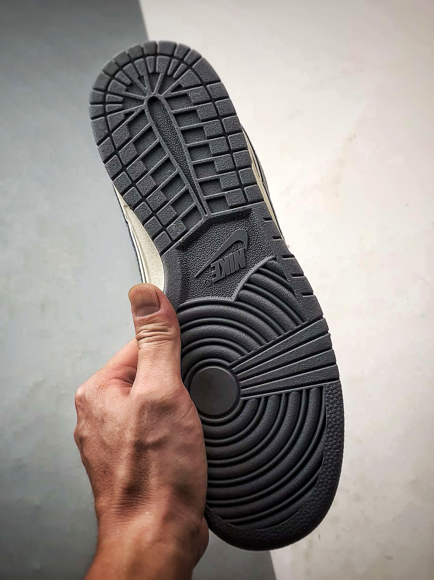 NK Dunk Low Retro ”DIY高端定制” 斯图西黑白灰钩 低帮休闲运动板鞋 DN3168-003