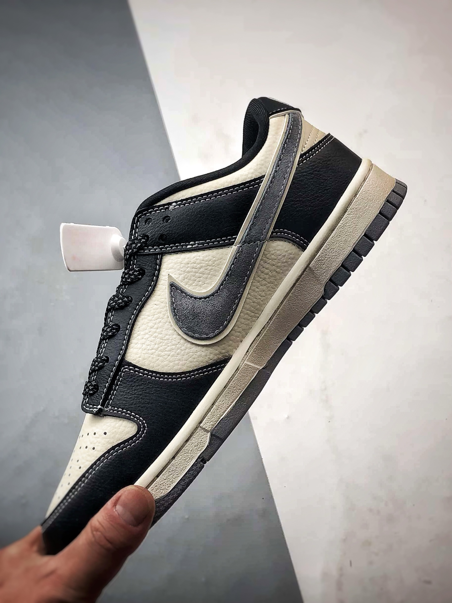 NK Dunk Low Retro ”DIY高端定制” 斯图西黑白灰钩 低帮休闲运动板鞋 DN3168-003