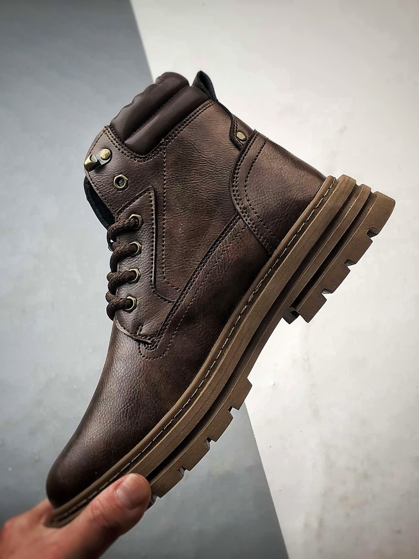 220 Timberland 天伯伦/添柏岚 2025秋冬 经典高帮休闲男鞋 TB99556