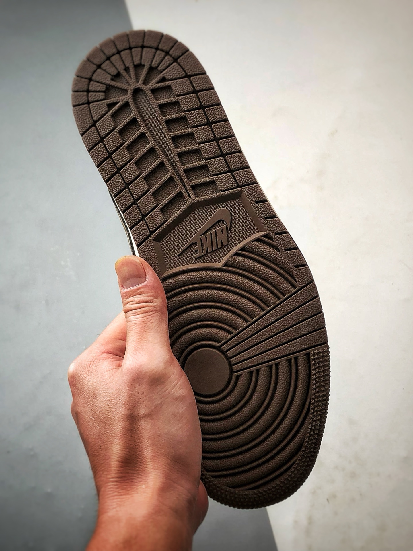 Air Jordan 1 Low ”高端定制” LV米灰蟒纹棕倒钩 XS7089-618