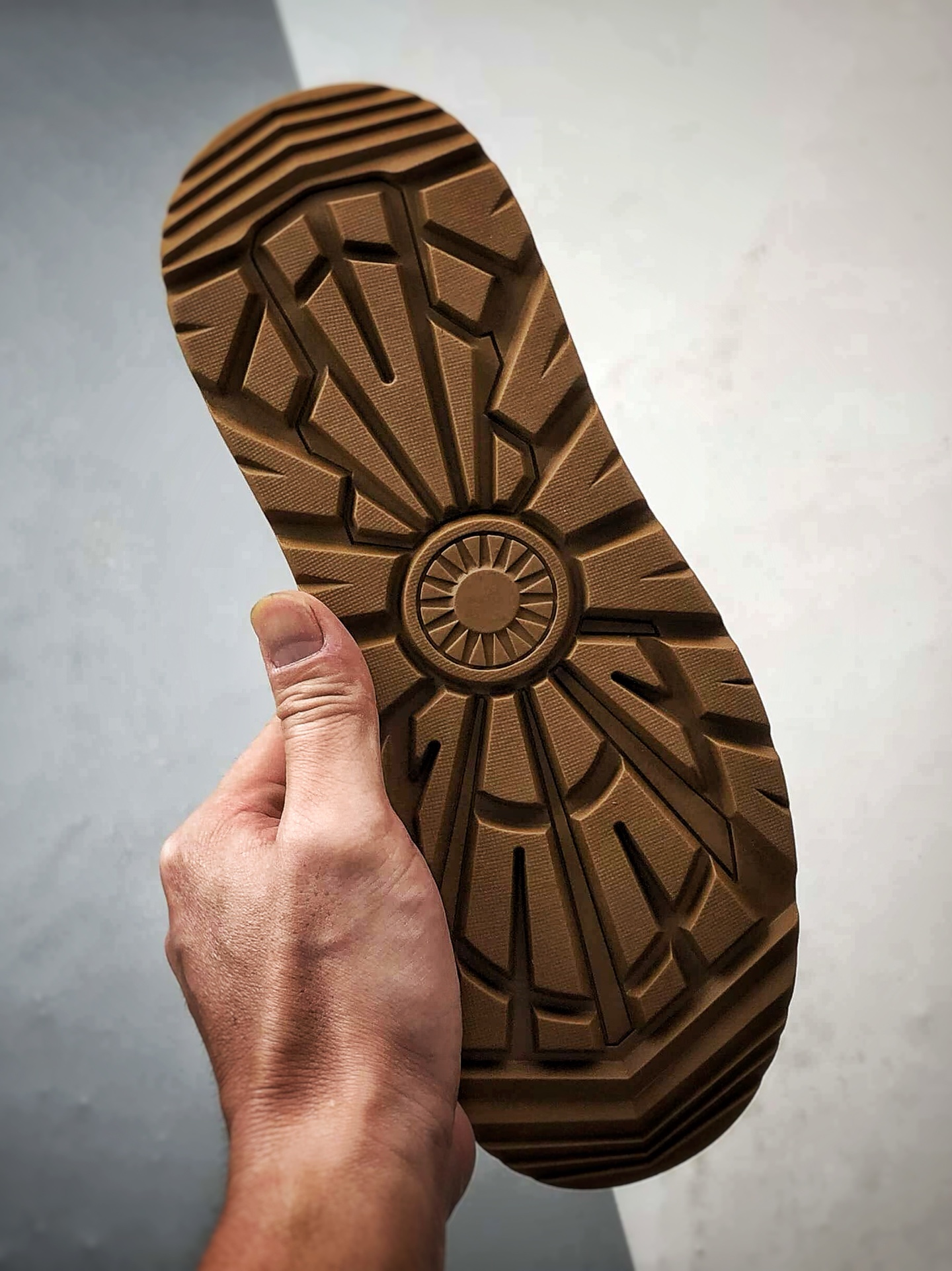 UGG Tasman Weather Hybrid 塔斯曼混合系列 秋冬新品 户外男士中帮休闲马丁靴