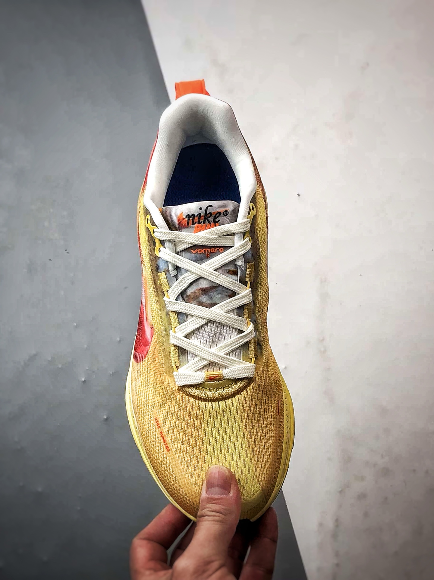 180 NK Air Zoom Vomero 18 黄色 迈柔18舒适百搭网面透气休闲跑步鞋 IH3576-999