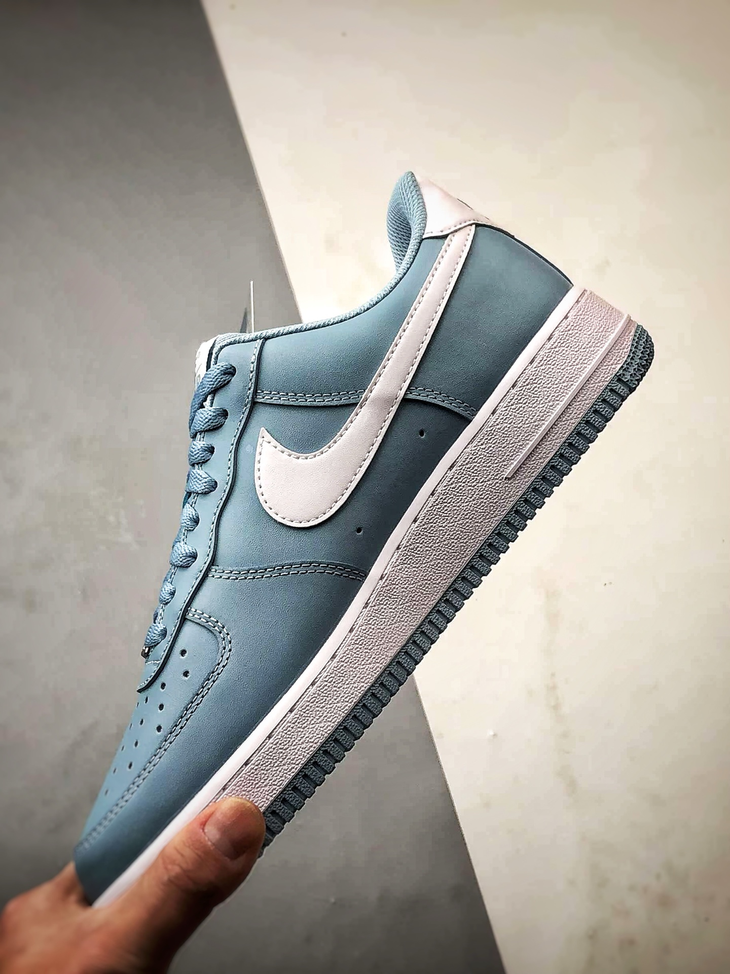 Air Force 1 '07 Low 海盐蓝白 FJ4146-403 Air Force 1 '07 Low 海盐蓝白 FJ4146-403