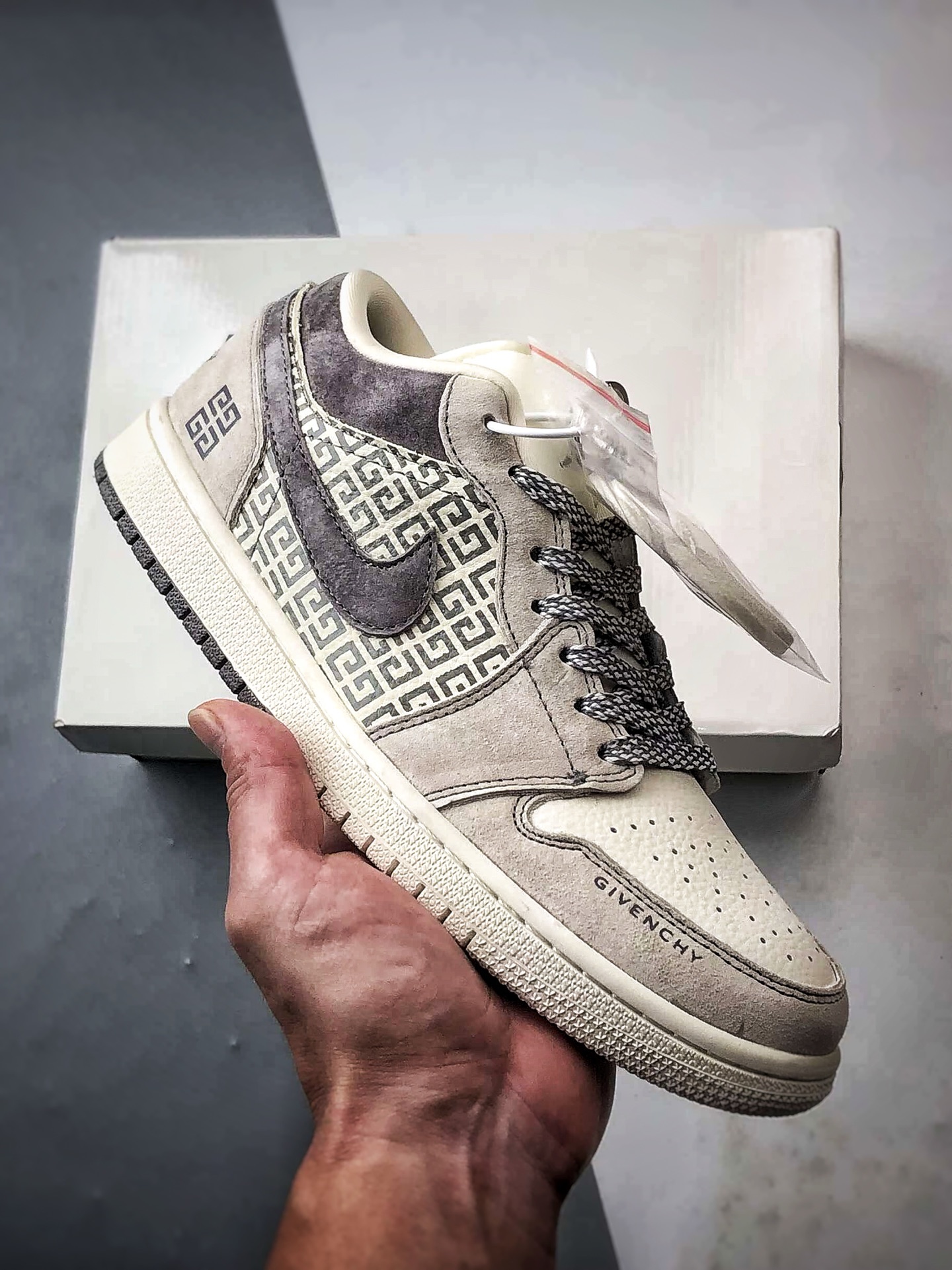 Air Jordan 1 Low ”高端定制” 纪梵希猪八米白灰 LD8888-008