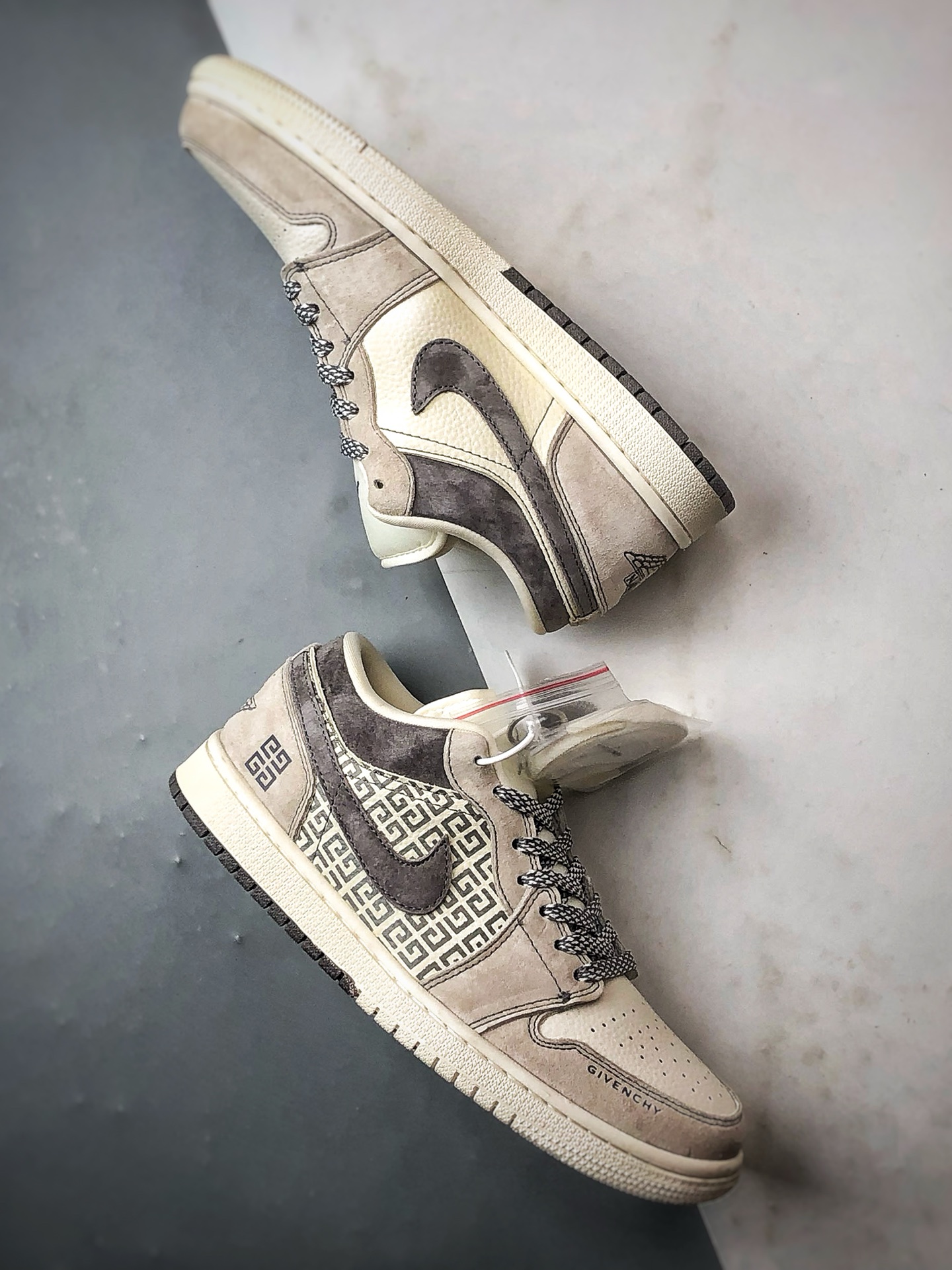 Air Jordan 1 Low ”高端定制” 纪梵希猪八米白灰 LD8888-008