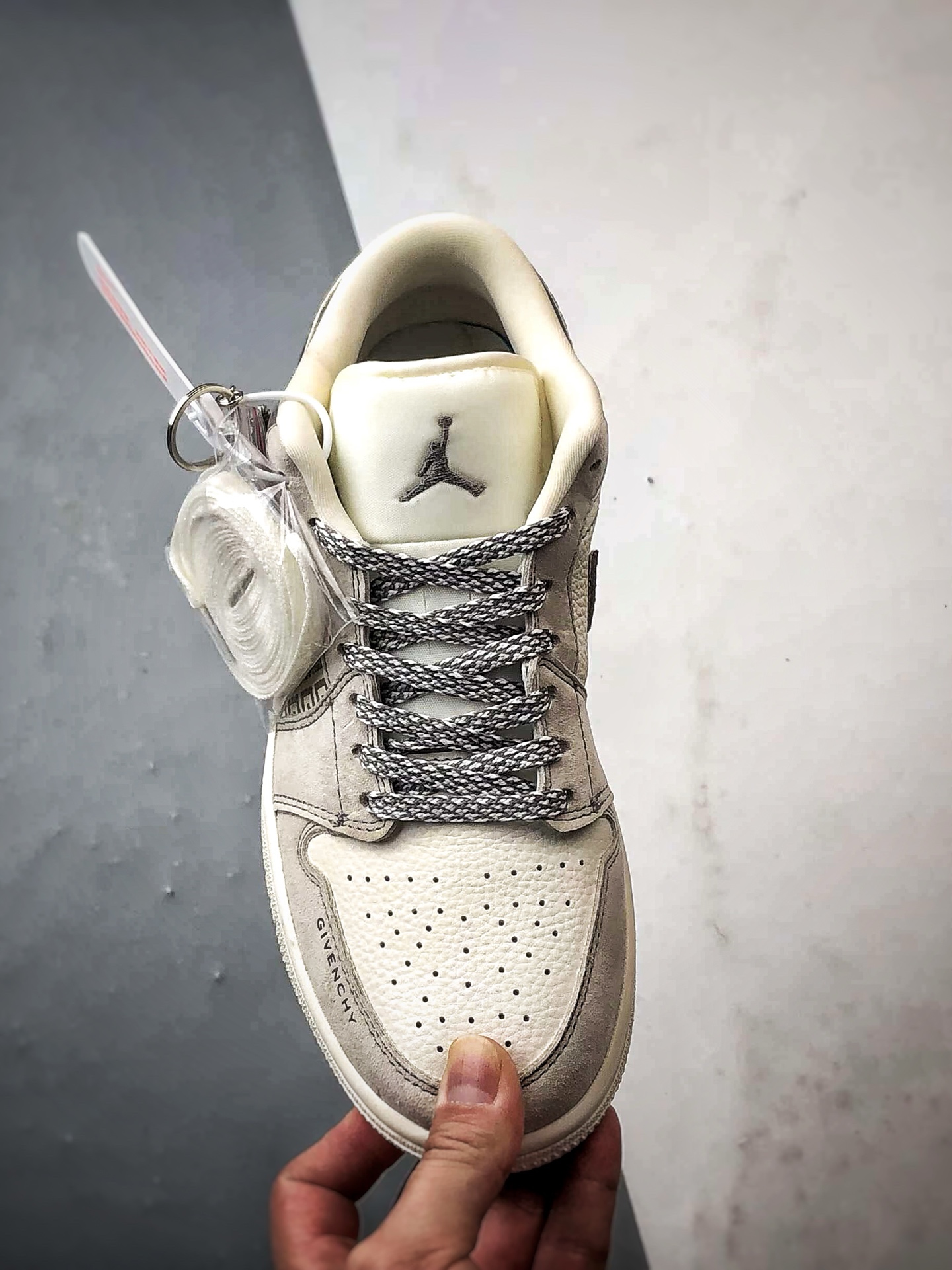 Air Jordan 1 Low ”高端定制” 纪梵希猪八米白灰 LD8888-008