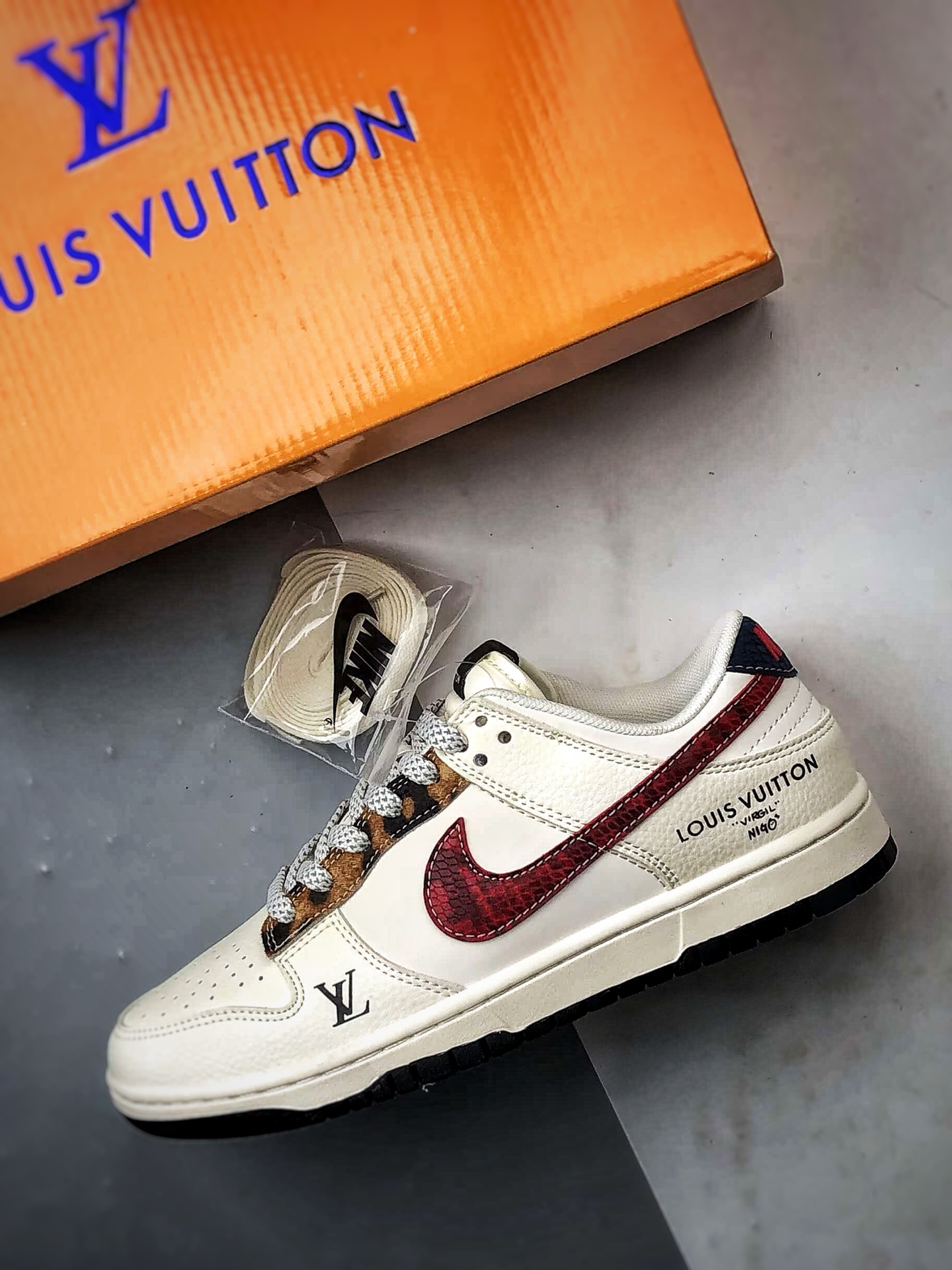 NK Dunk Low Retro ”DIY高端定制” LV米黑棕红钩 低帮休闲运动板鞋 XS6089-627 NK Dunk Low Retro ”DIY高端定制” LV米黑棕红钩 低帮休闲运动板鞋 XS6089-627