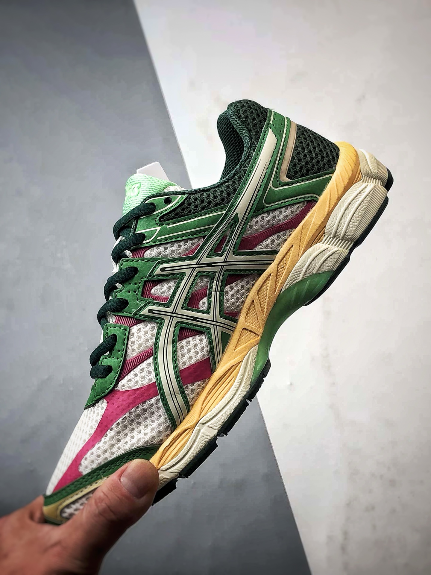 Asics Gel-Cumulus 16 白绿粉 亚瑟士复古时尚缓震运动跑步鞋 1203A763-100