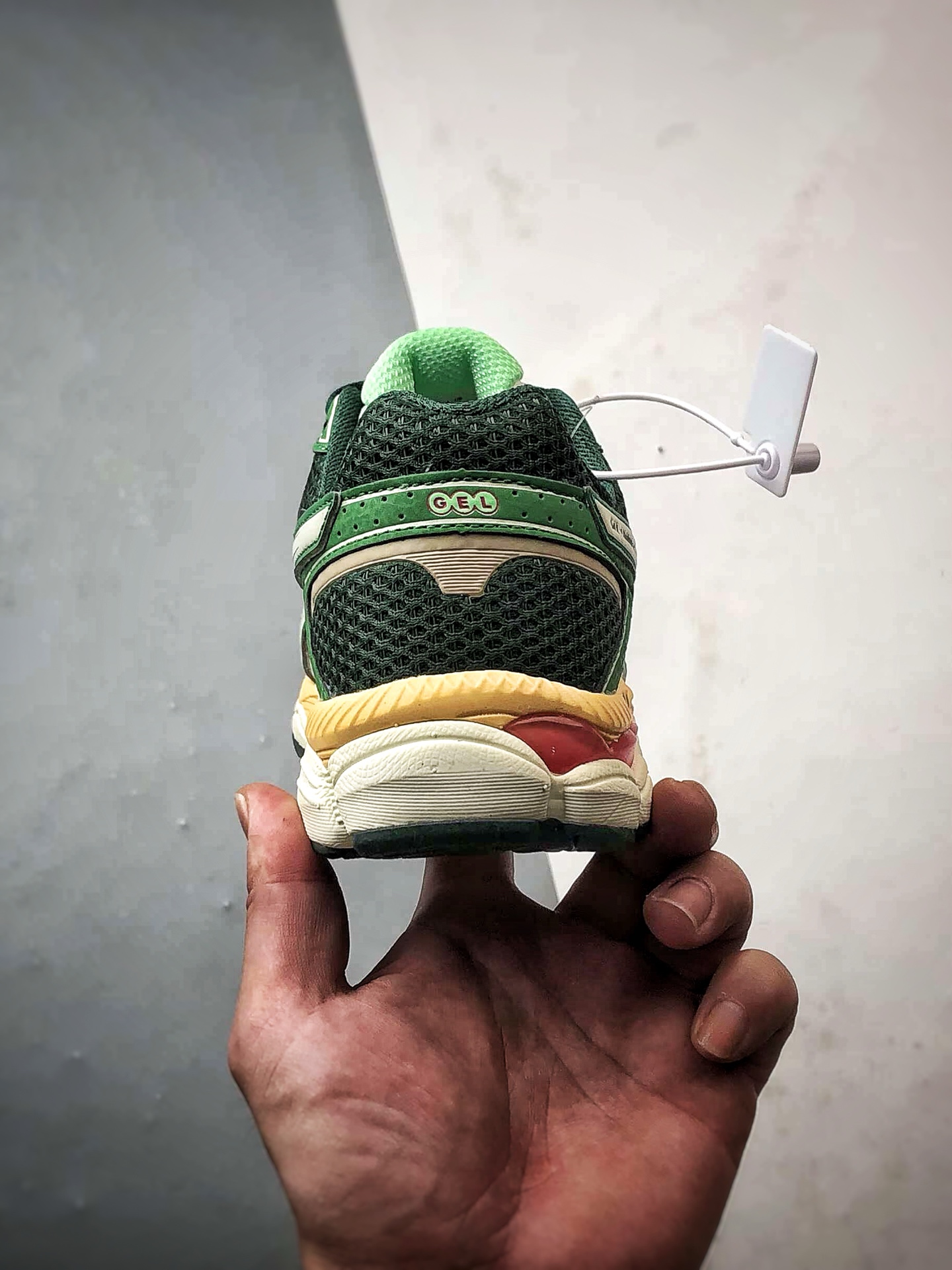 Asics Gel-Cumulus 16 白绿粉 亚瑟士复古时尚缓震运动跑步鞋 1203A763-100