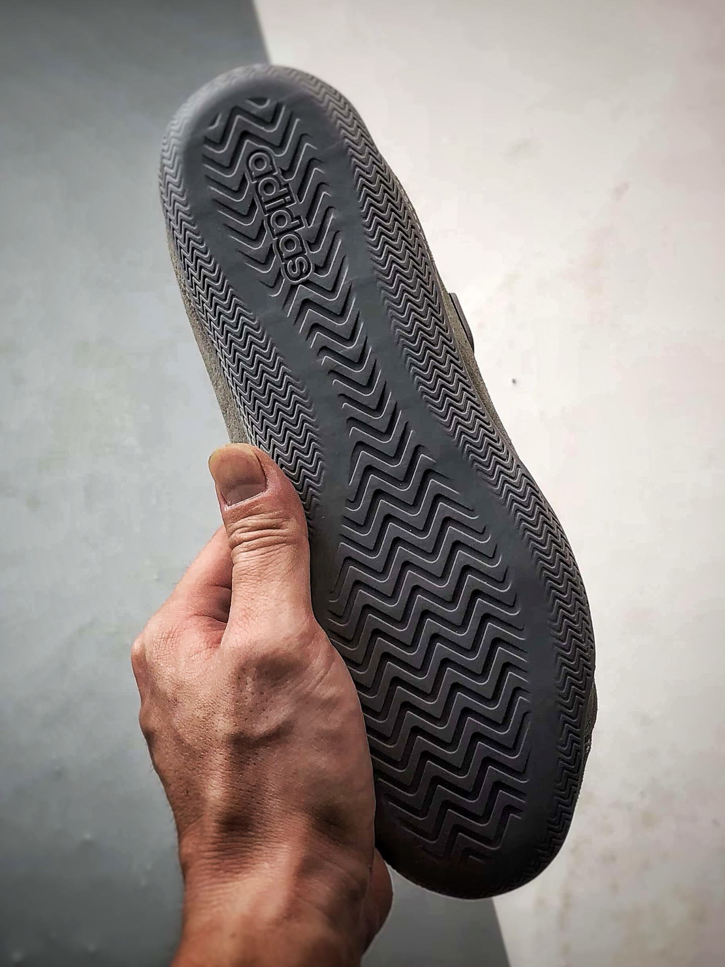 AD Urban Reverie Fos 灰色 魔术贴城市芭蕾风薄底休闲鞋 JQ9391 AD Urban Reverie Fos 灰色 魔术贴城市芭蕾风薄底休闲鞋 JQ9391