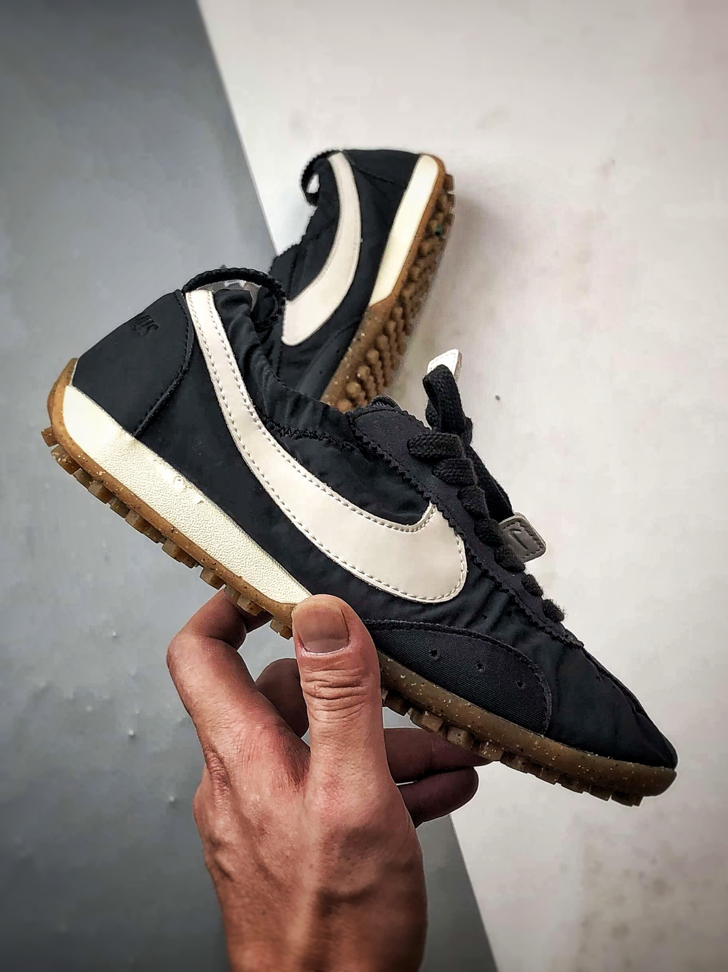 NK MoShoe x Jacquemus 黑色 联名尼龙复古柔软舒适薄底休闲鞋 HV8547-001