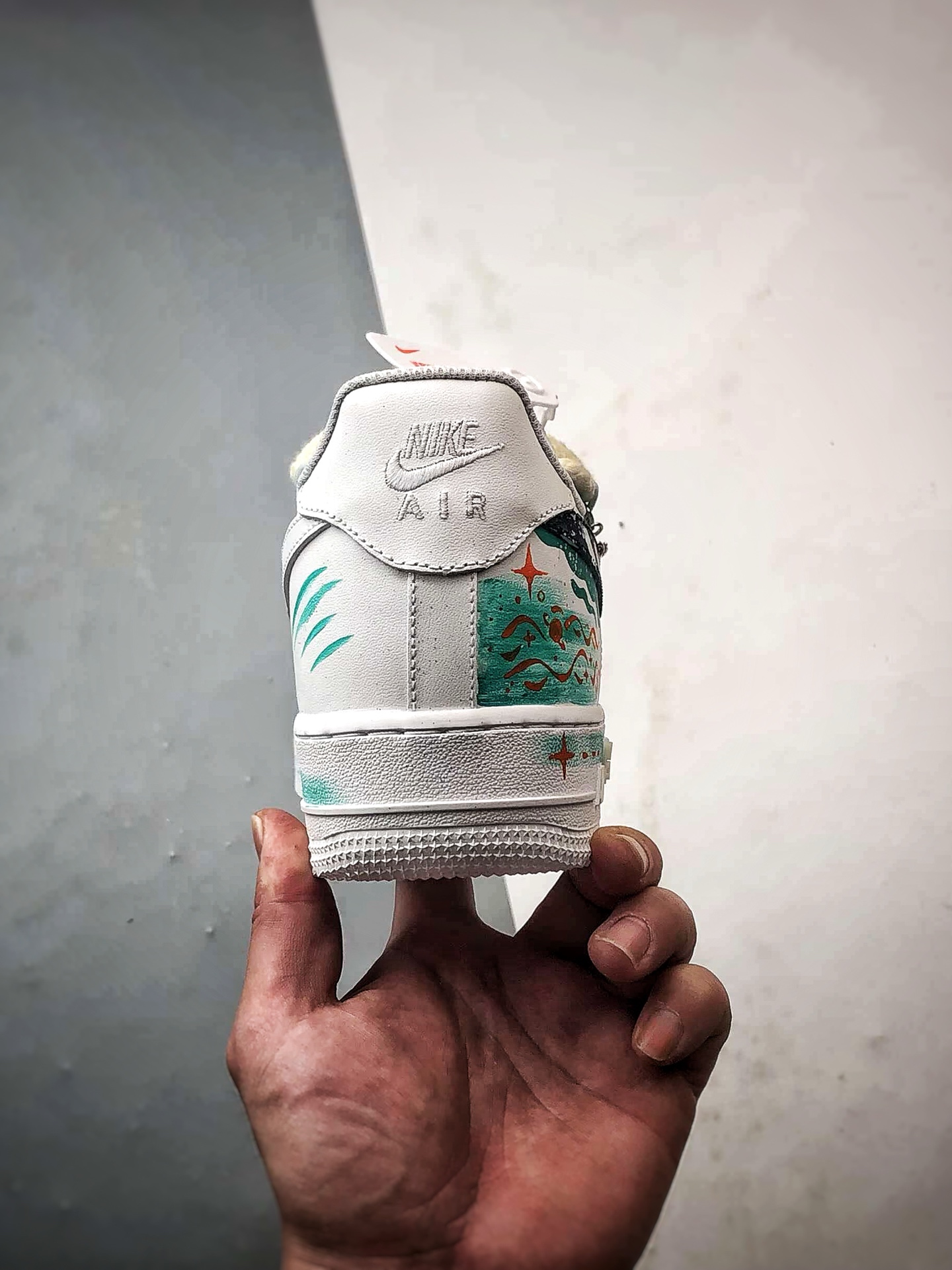 Air Force 1 '07 Low 水瓶座解构 十二星座手绘涂鸦系列 空军一号定制板鞋 白绿渐变如星云晕染鞋身 Air Force 1 '07 Low 水瓶座解构 十二星座手绘涂鸦系列 空军一号定制板鞋 白绿渐变如星云晕染鞋身