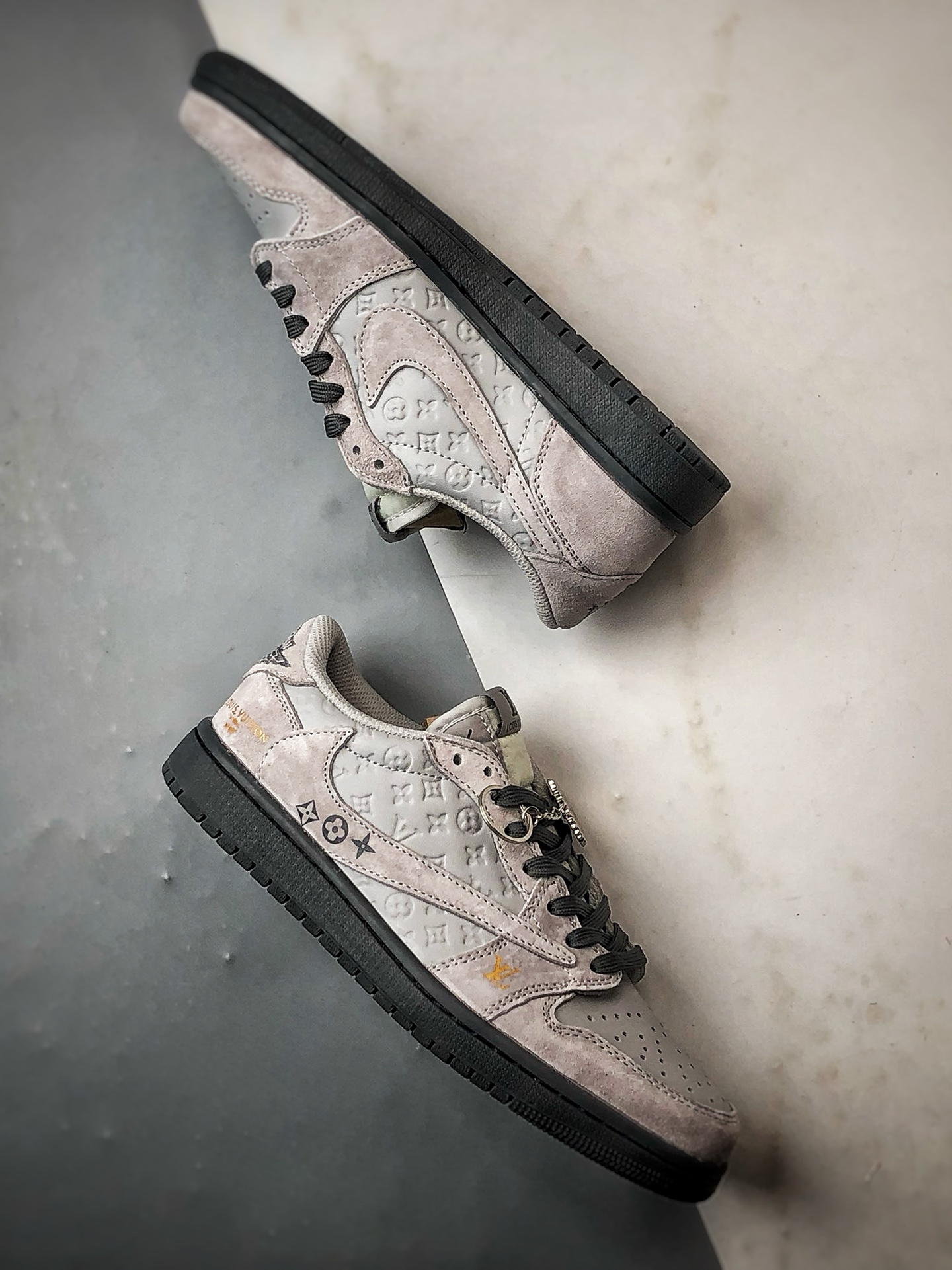 290 Air Jordan 1 Low ”高端定制” LV印花猪八黑灰倒钩 DZ5899-040