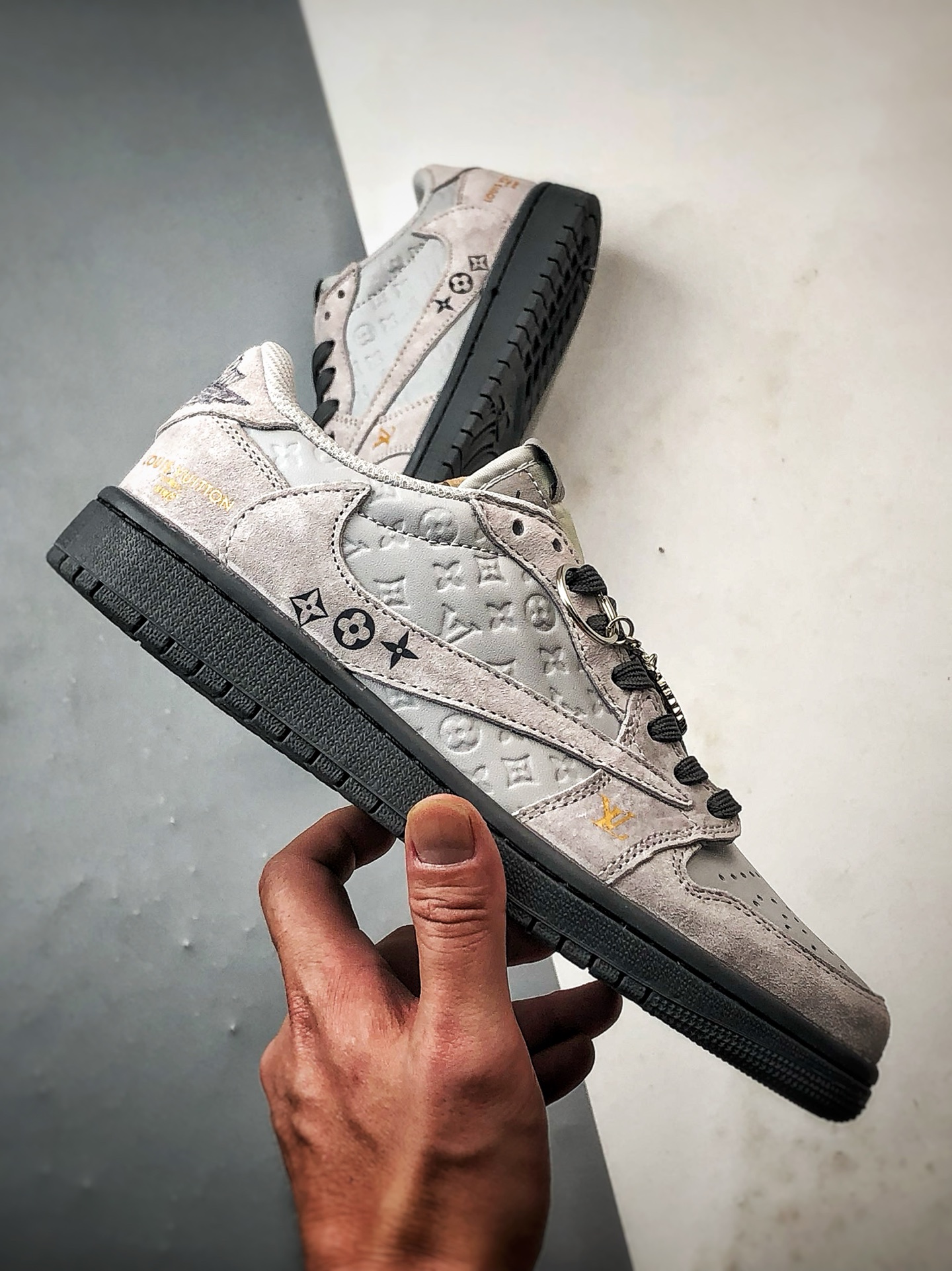 290 Air Jordan 1 Low ”高端定制” LV印花猪八黑灰倒钩 DZ5899-040