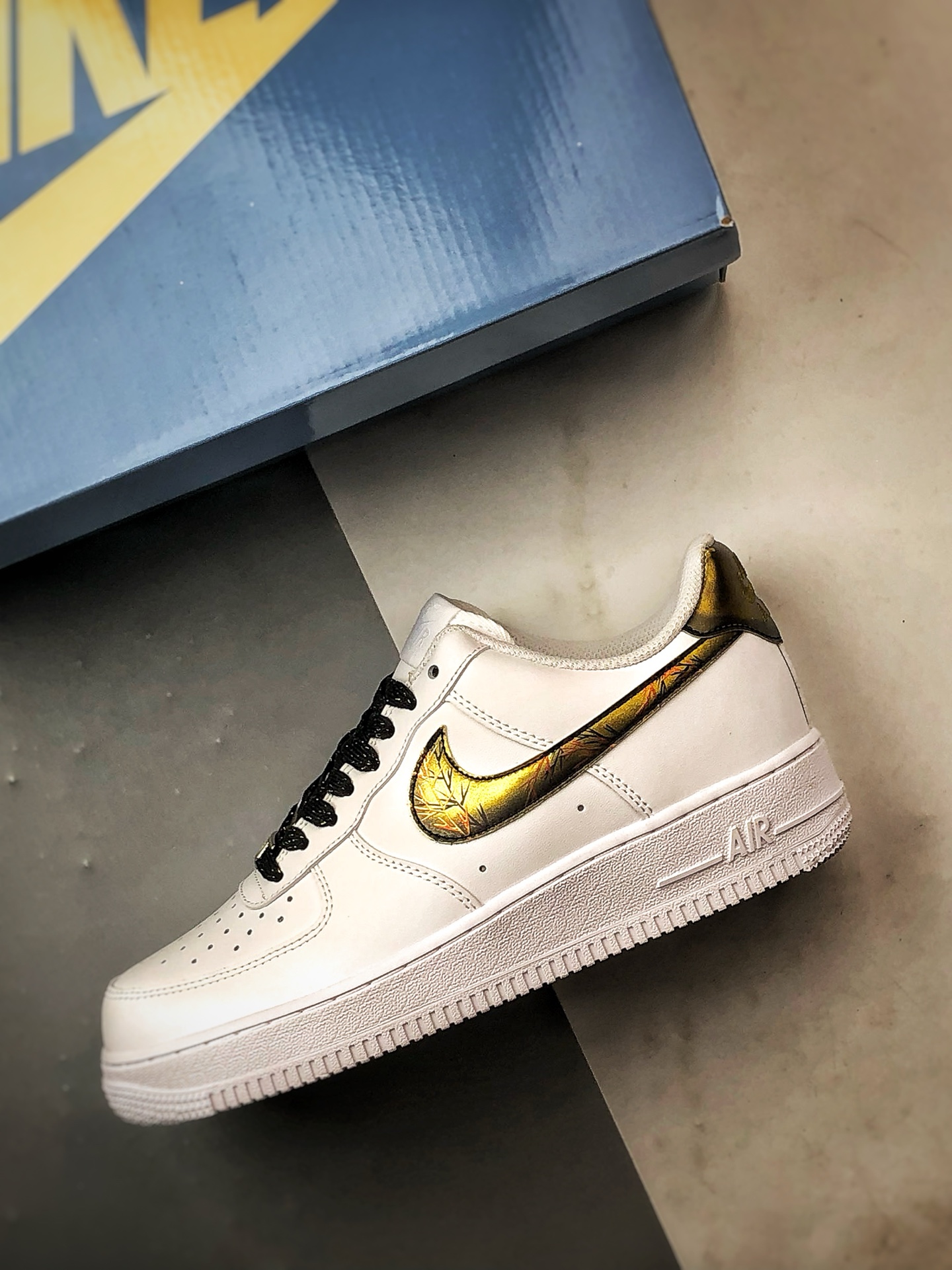 定制球鞋Air Force 1 Low 珐琅鎏金 白黑金 经典休闲运动板鞋 ZH0316-147