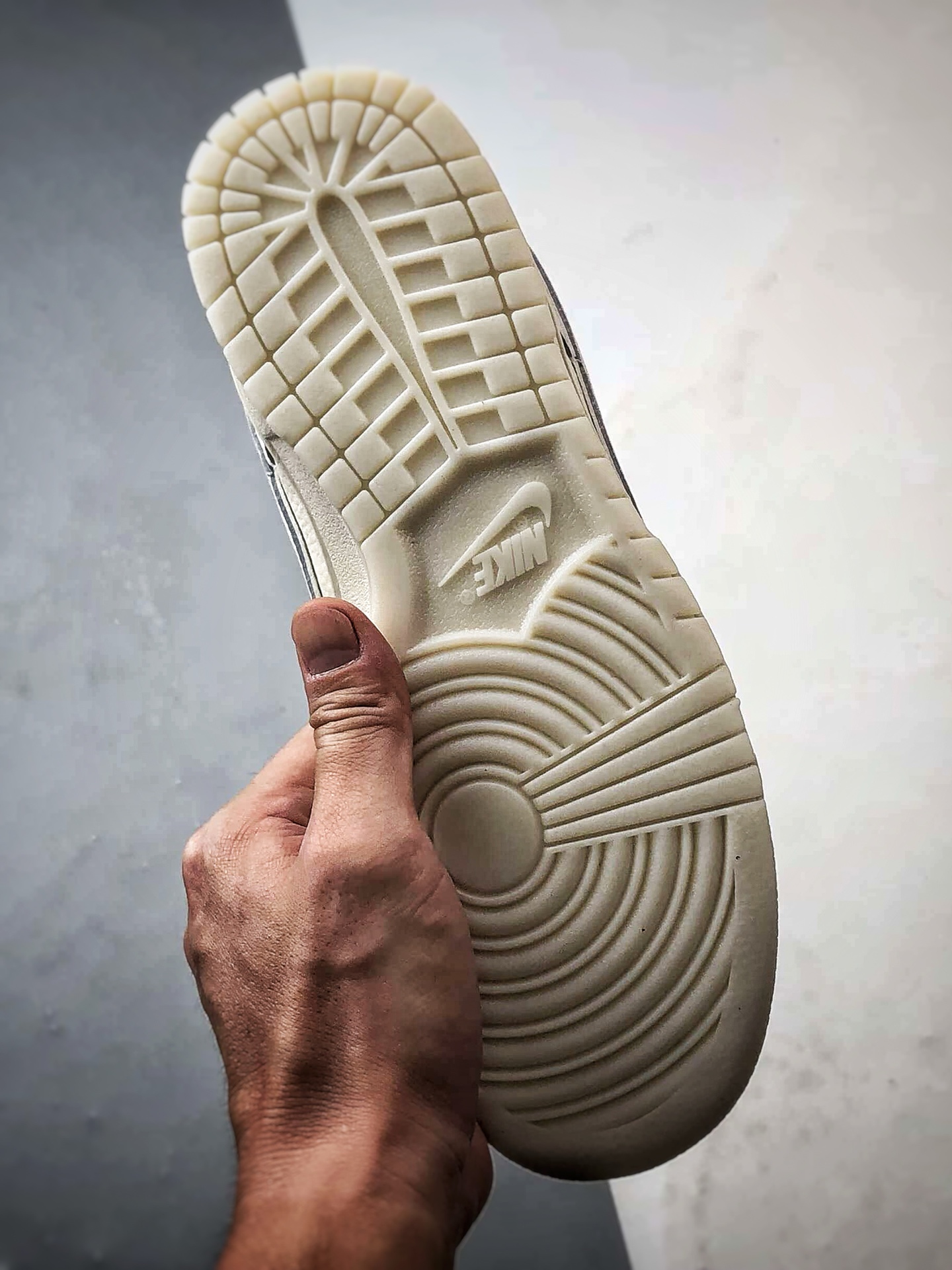 NK Dunk Low Retro ”DIY高端定制” Sup米灰红 低帮休闲运动板鞋 DN3168-007