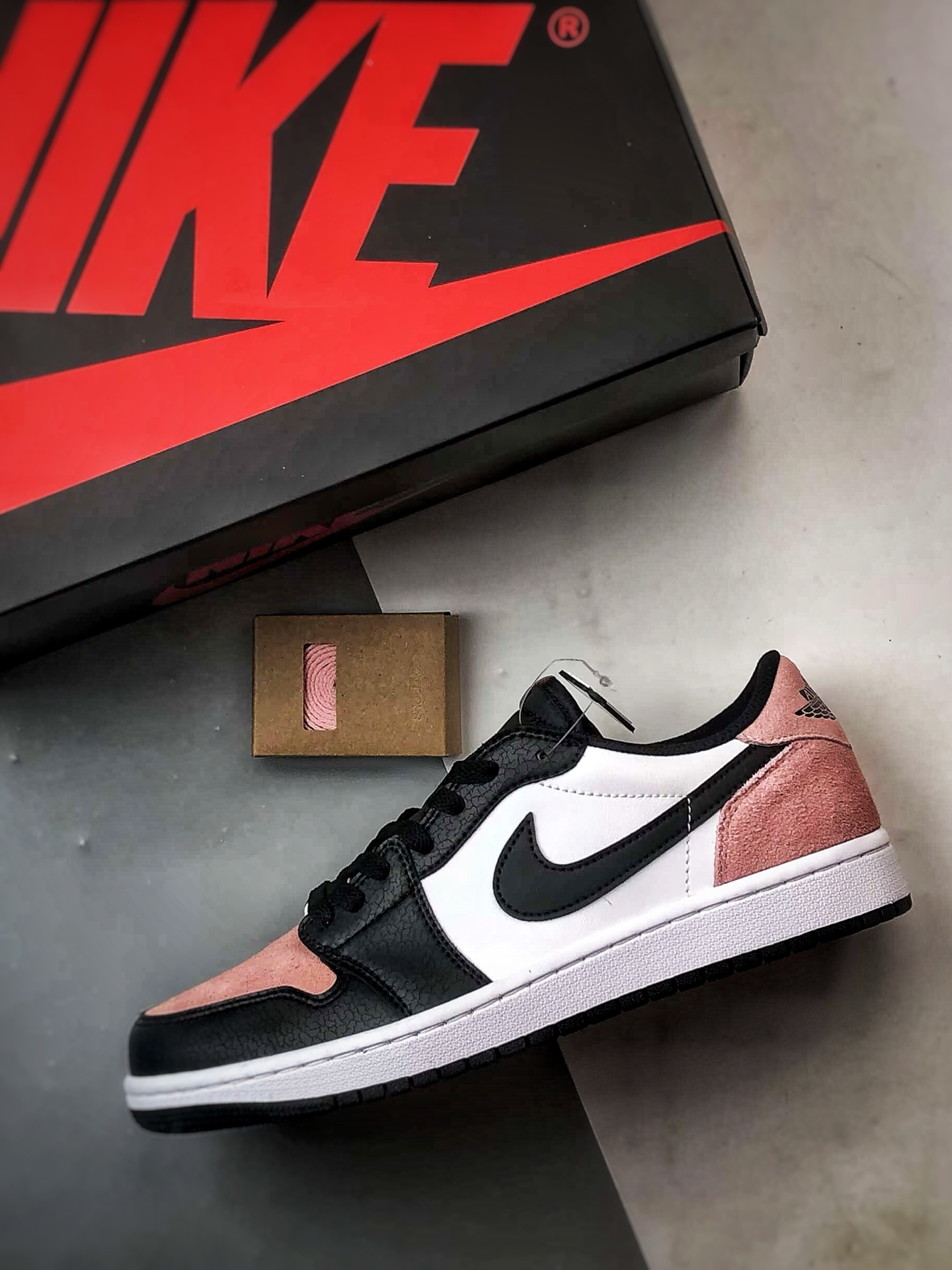 Air Jordan 1 Retro Low 黑粉色 CZ0790-061 Air Jordan 1 Retro Low 黑粉色 CZ0790-061