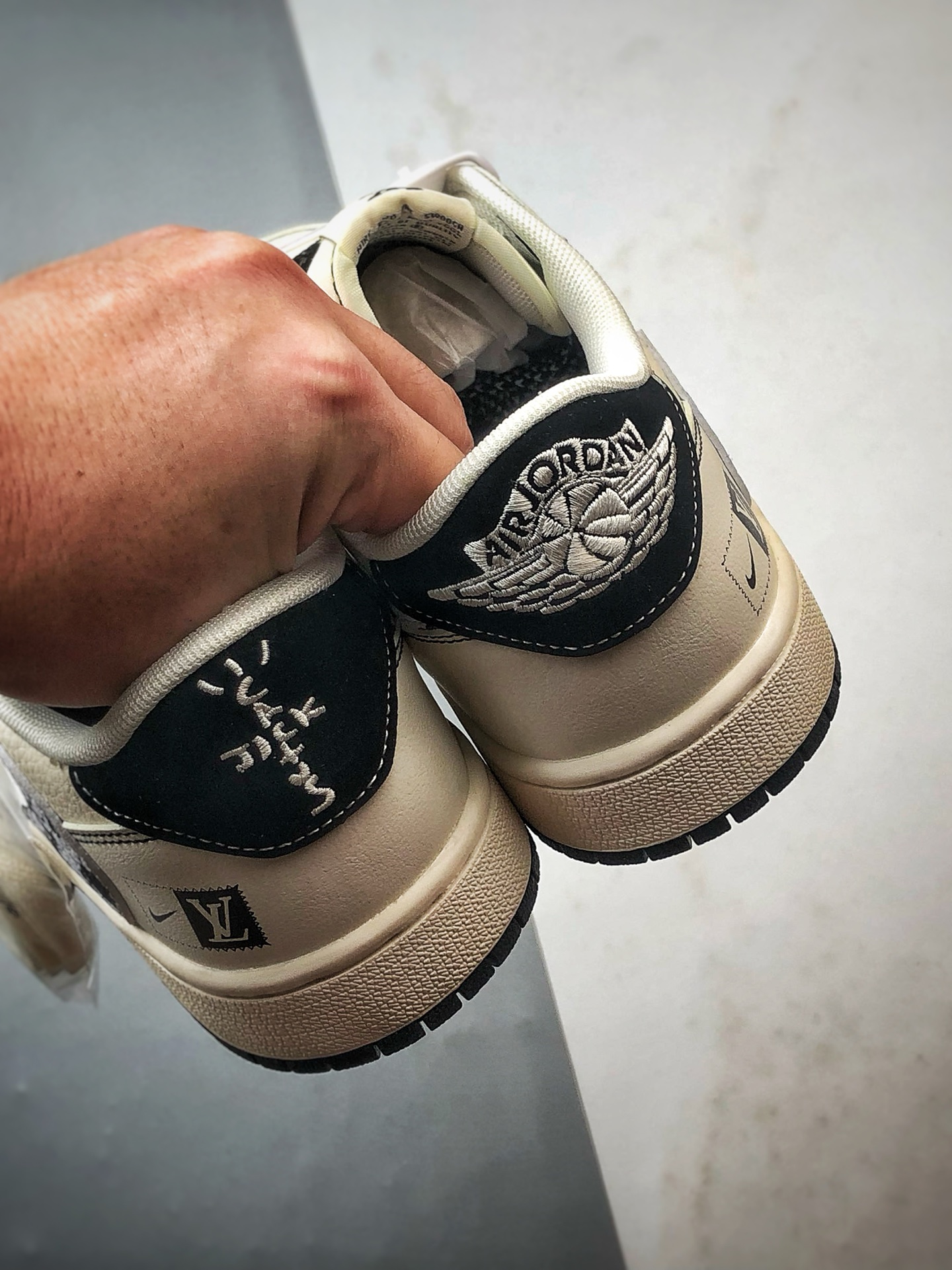290 Air Jordan 1 Low ”高端定制” LV米白黑涂鸦倒钩 XS7089-616