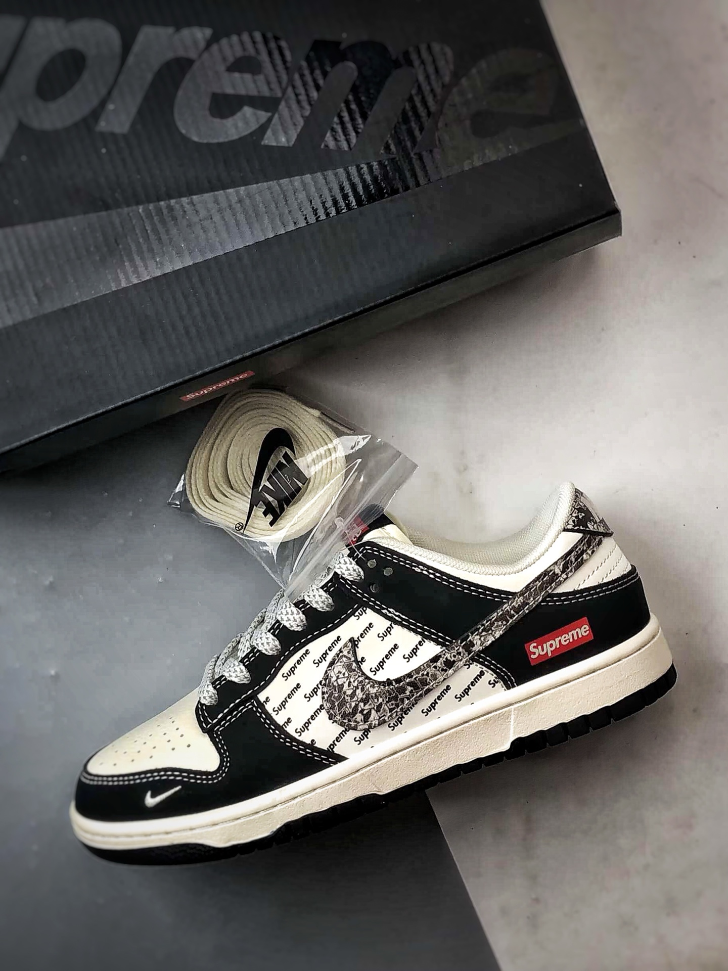 NK Dunk Low Retro ”DIY高端定制” Sup印字米黑蛇纹钩 低帮休闲运动板鞋 XS6089-624 NK Dunk Low Retro ”DIY高端定制” Sup印字米黑蛇纹钩 低帮休闲运动板鞋 XS6089-624