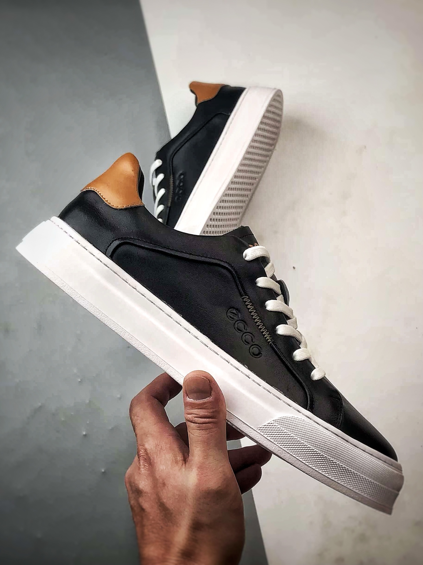 Ecco/爱步 街头系列 四季可穿复古休闲板鞋 983257