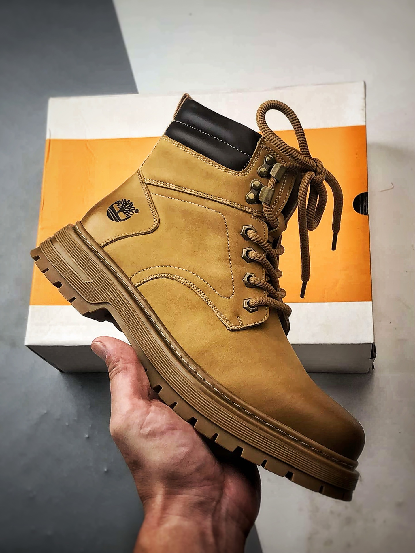 Timberland添柏岚/天伯伦 秋冬新款 户外工装休闲大黄靴 TB10056