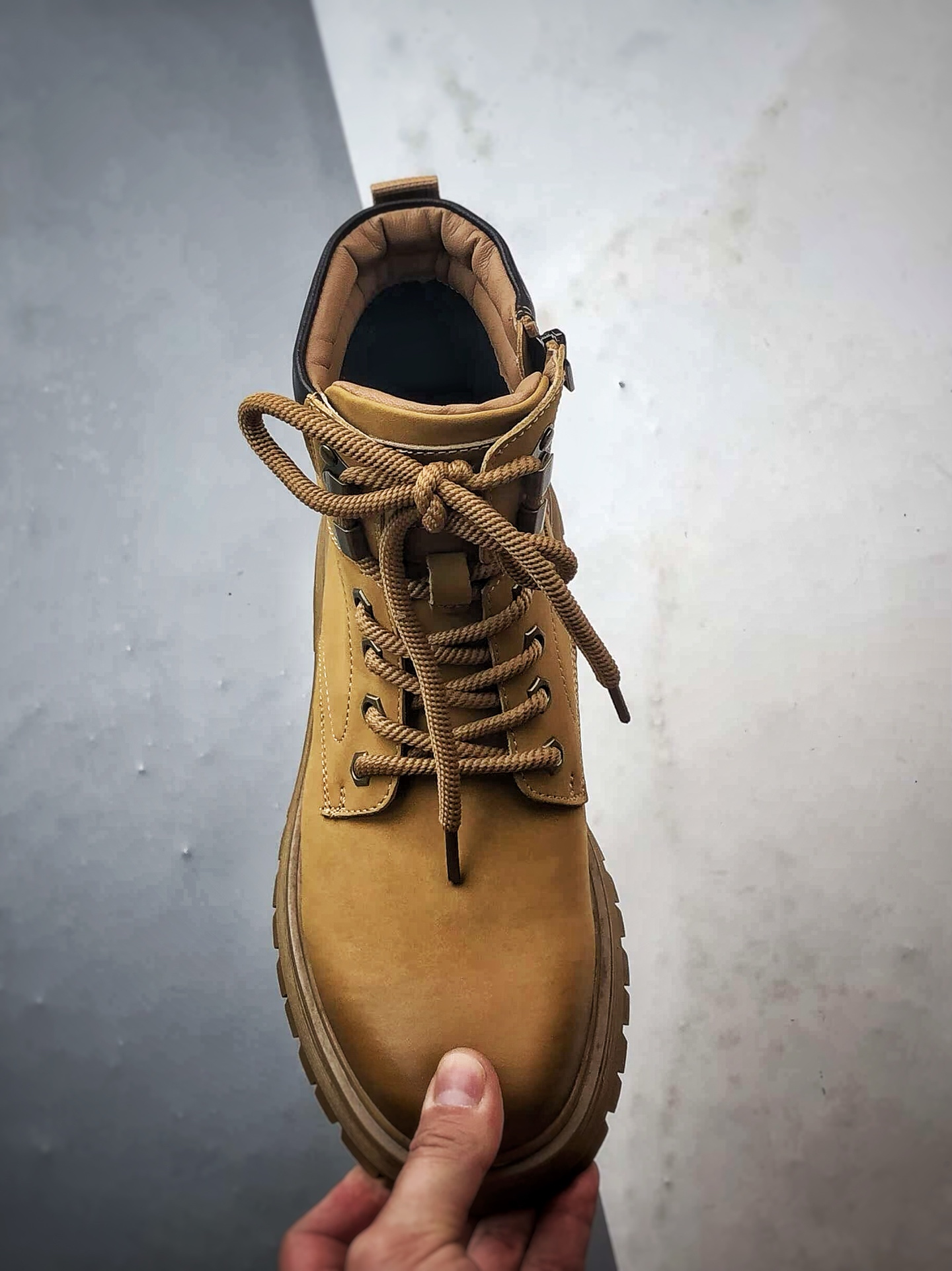 Timberland添柏岚/天伯伦 秋冬新款 户外工装休闲大黄靴 TB10056