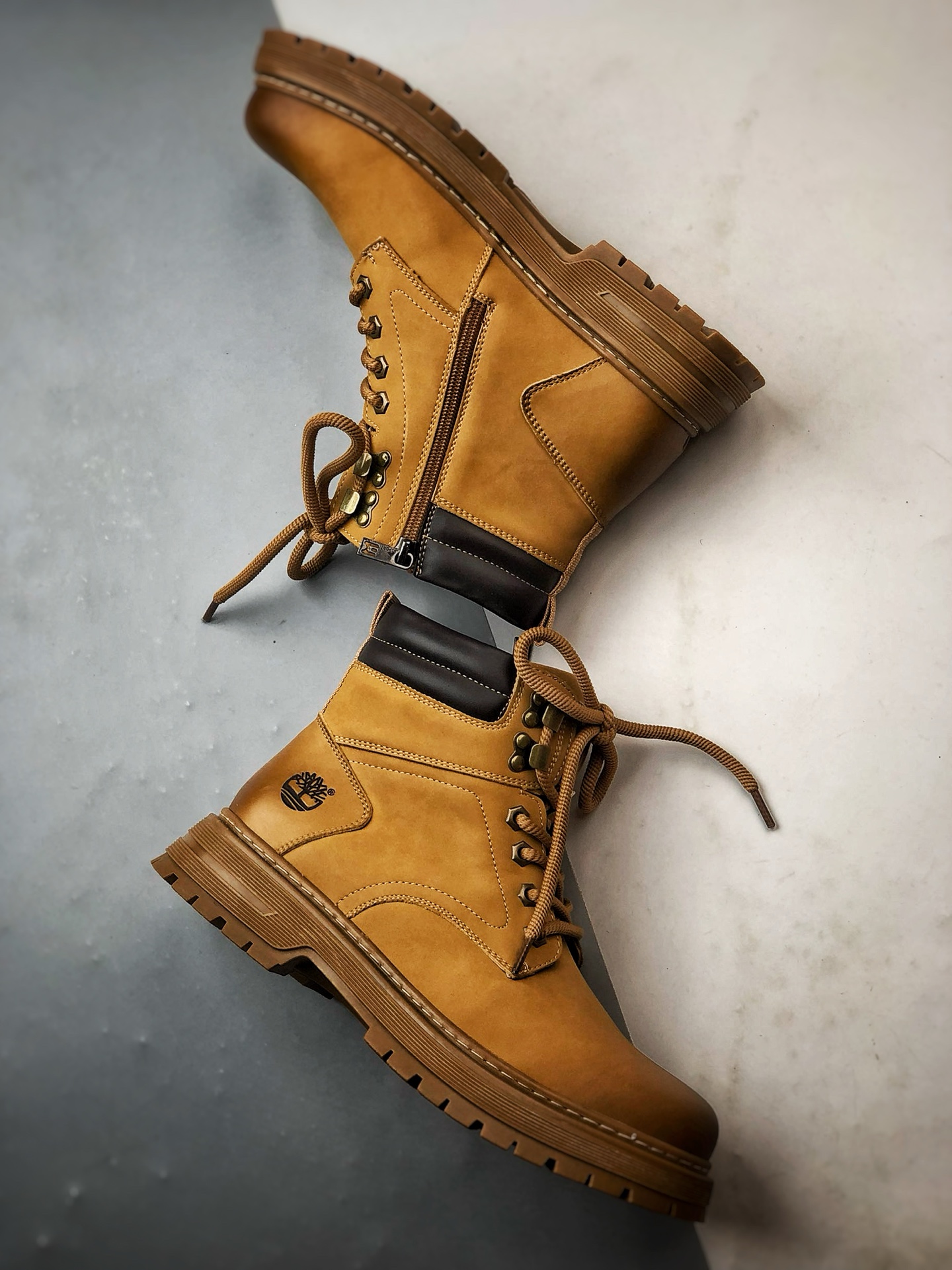 Timberland添柏岚/天伯伦 秋冬新款 户外工装休闲大黄靴 TB10056