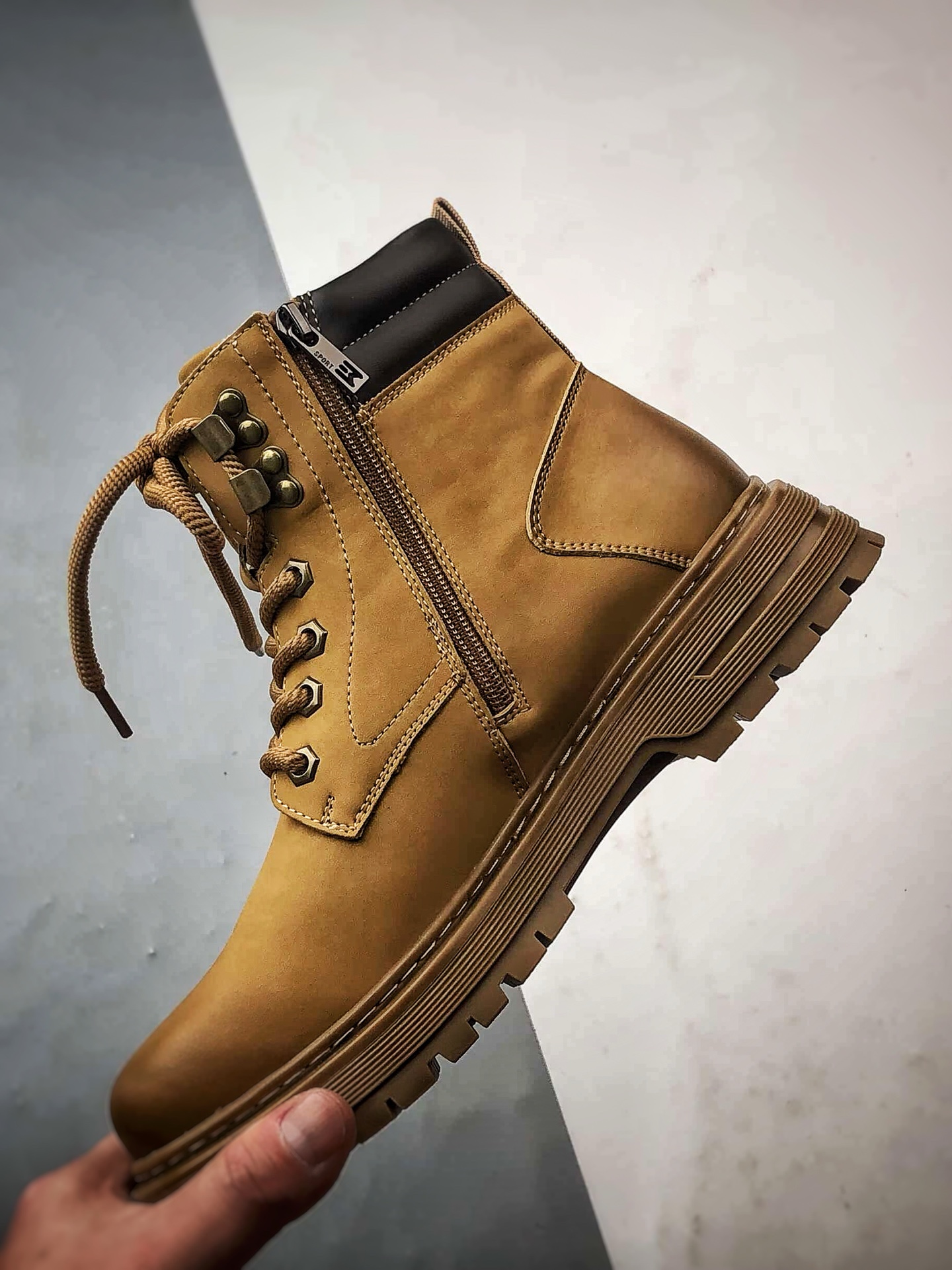 Timberland添柏岚/天伯伦 秋冬新款 户外工装休闲大黄靴 TB10056