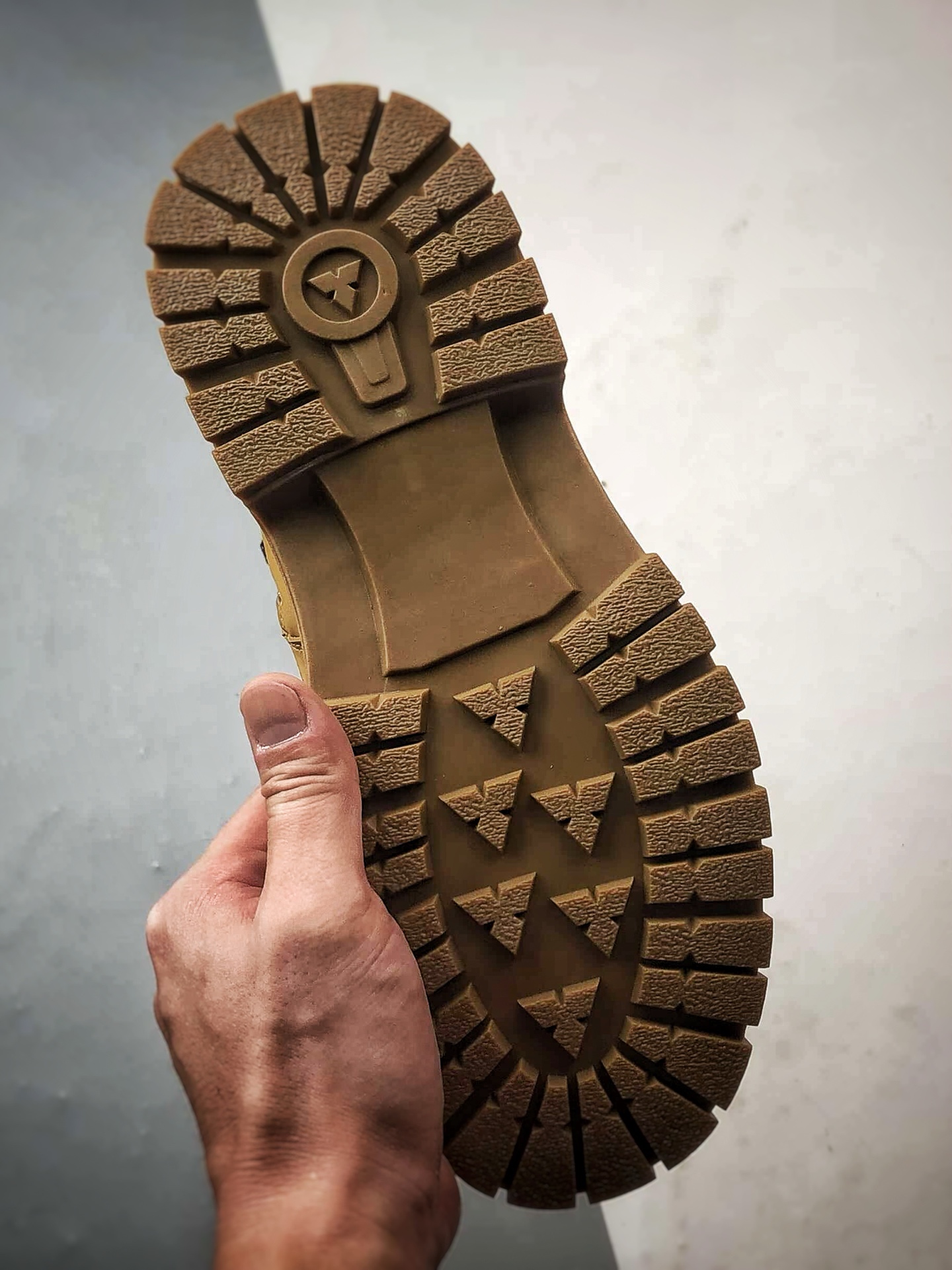 Timberland添柏岚/天伯伦 秋冬新款 户外工装休闲大黄靴 TB10056