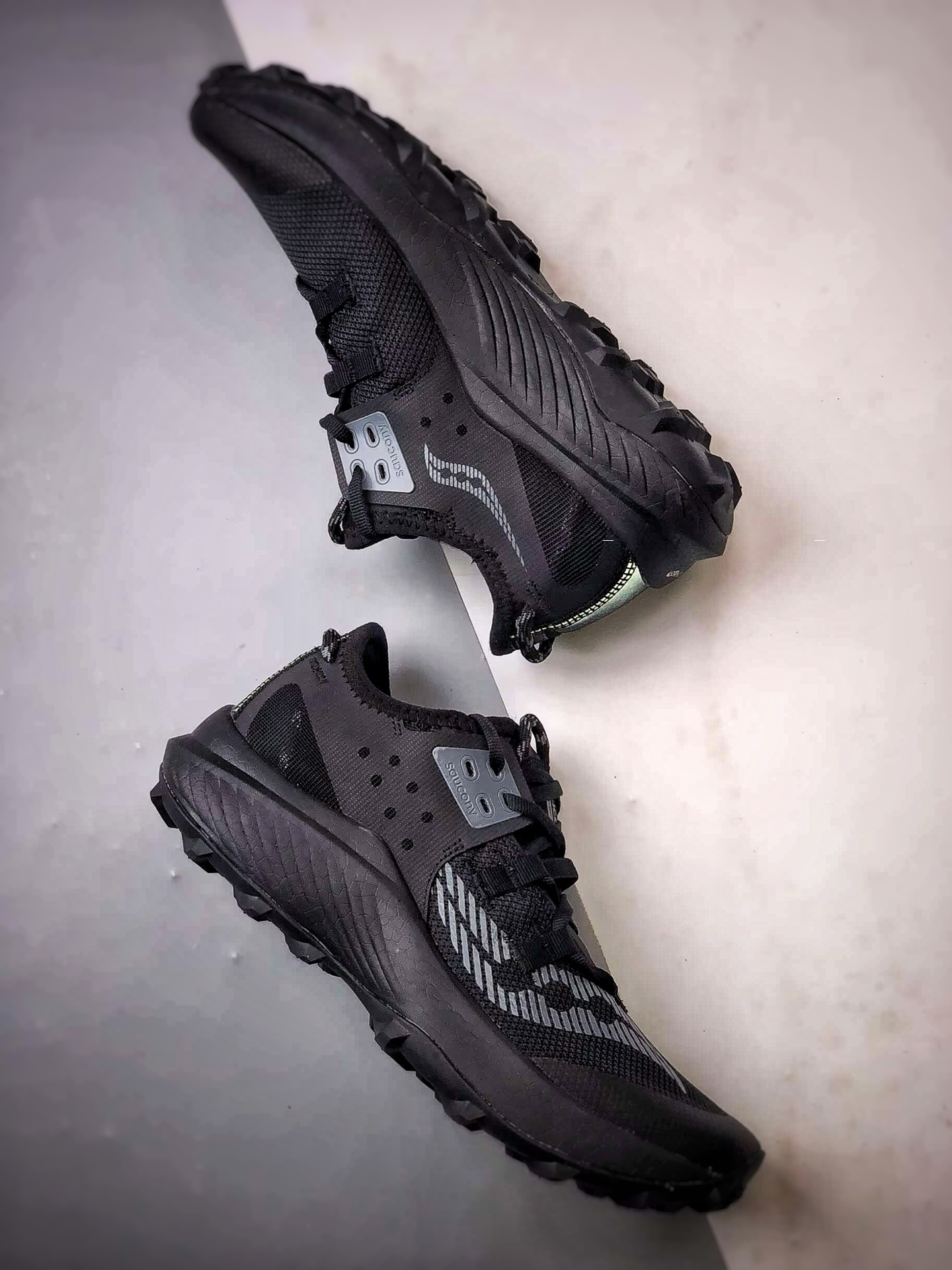 Saucony Endorphin Rift 黑色 咖翼碳板舒适缓震户外越野跑鞋