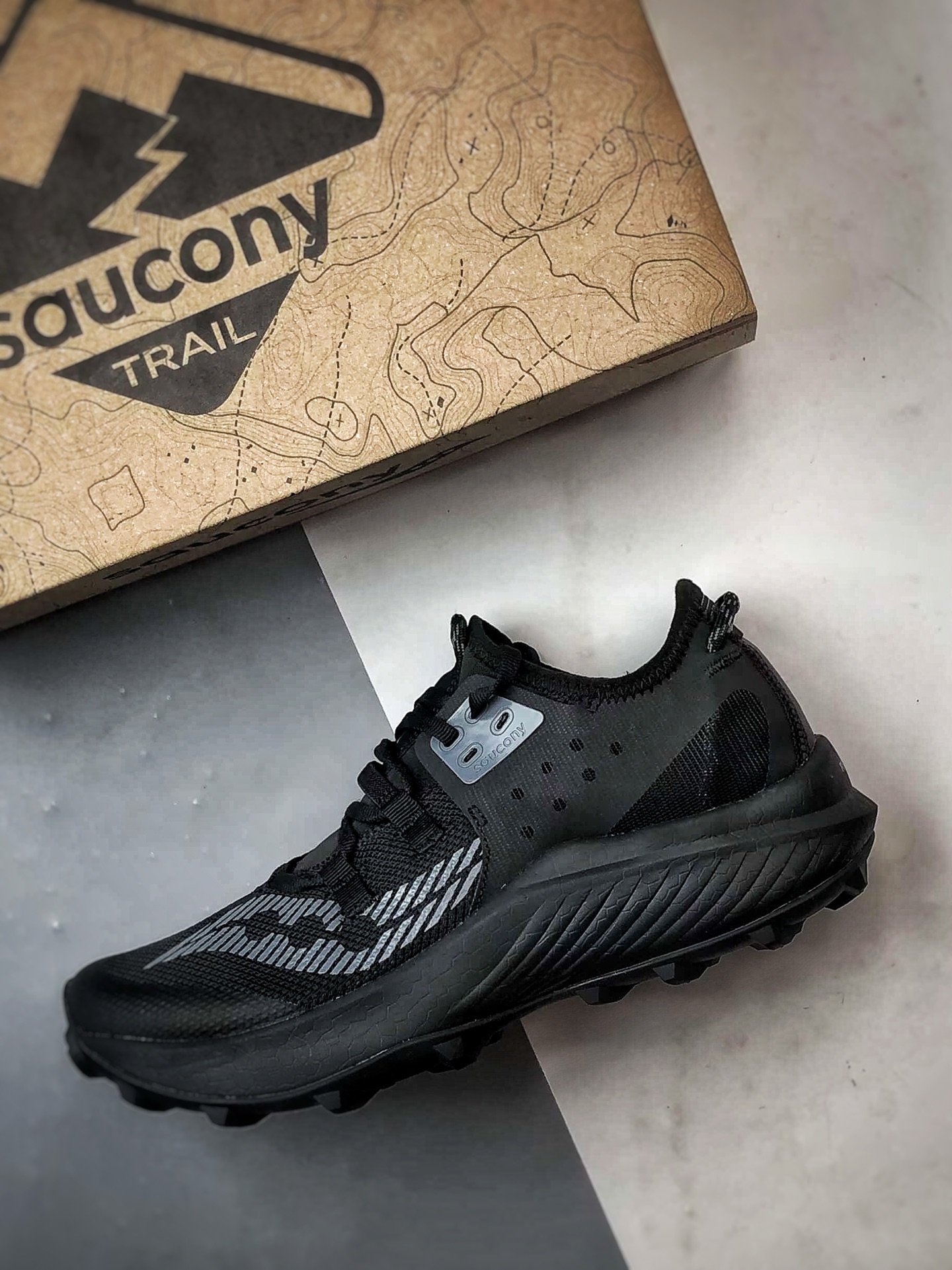 Saucony Endorphin Rift 黑色 咖翼碳板舒适缓震户外越野跑鞋