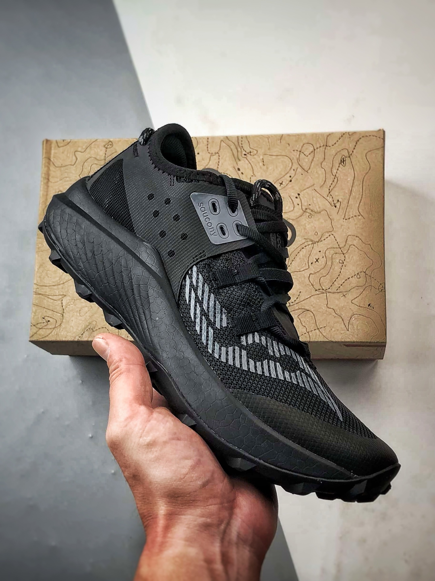 Saucony Endorphin Rift 黑色 咖翼碳板舒适缓震户外越野跑鞋