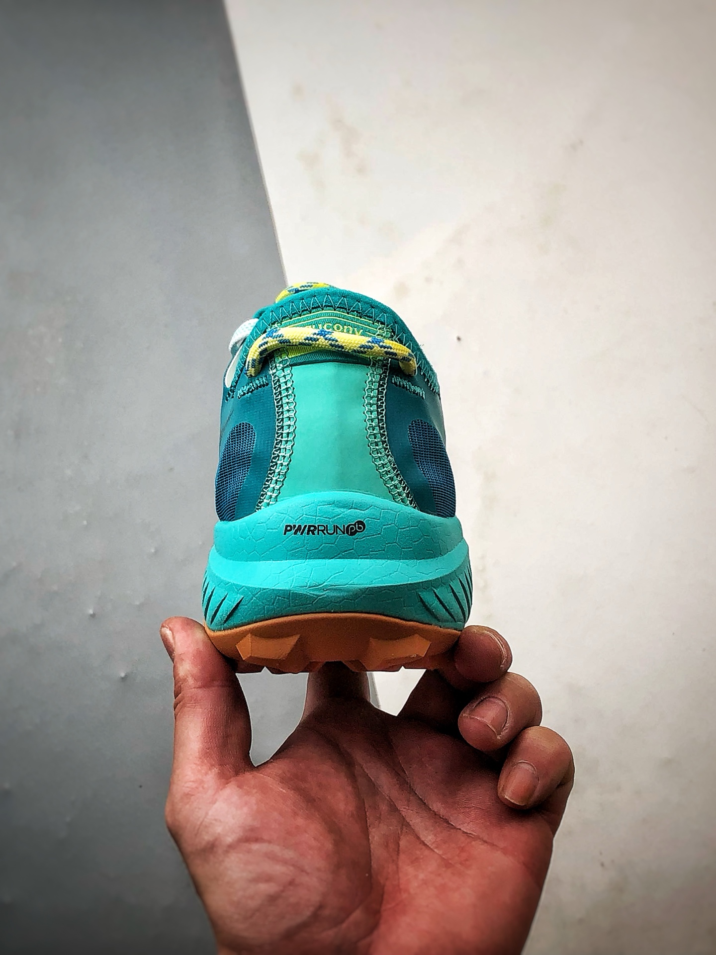 Saucony Endorphin Rift 湖水绿 咖翼碳板舒适缓震户外越野跑鞋