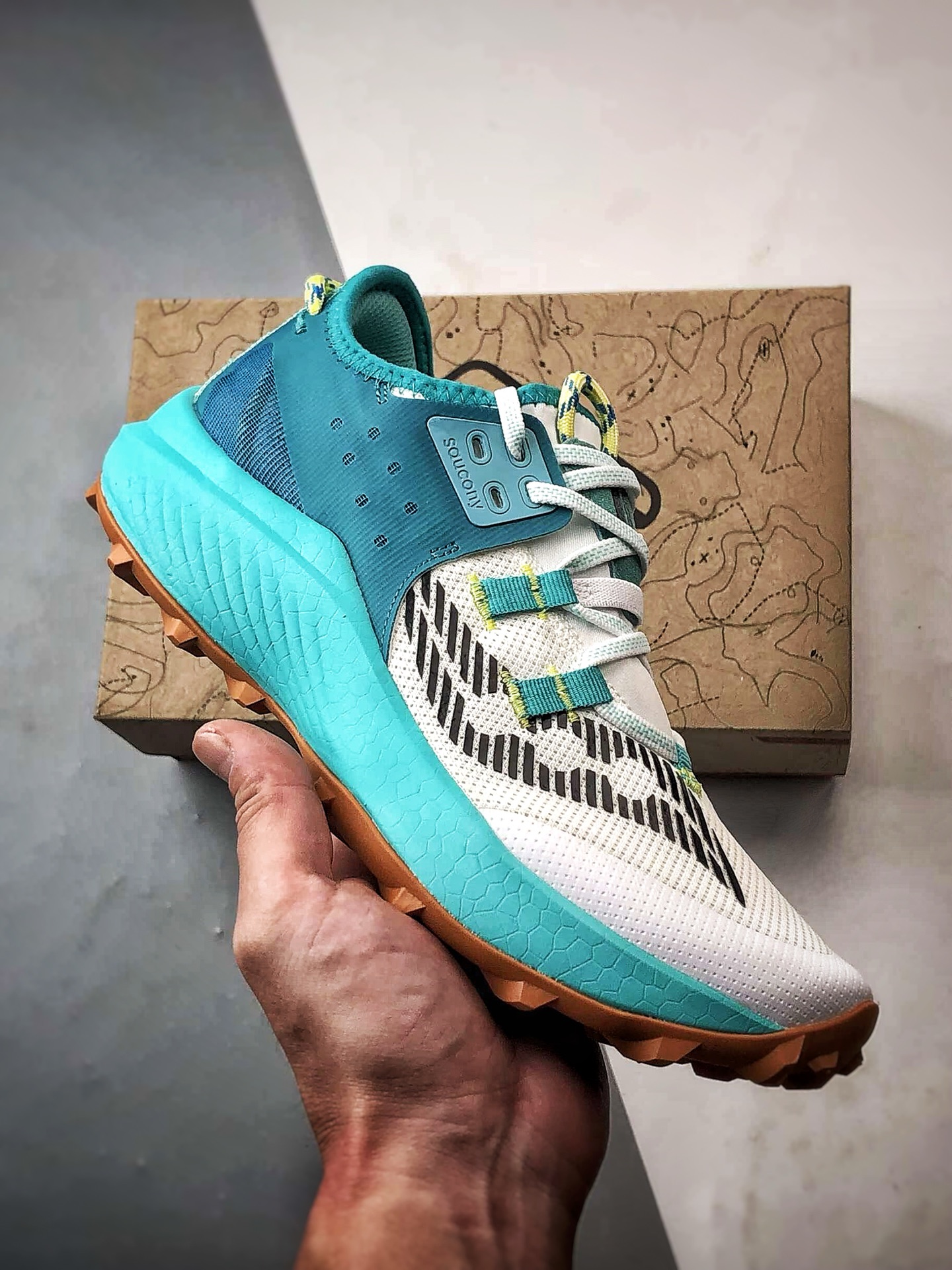 Saucony Endorphin Rift 湖水绿 咖翼碳板舒适缓震户外越野跑鞋