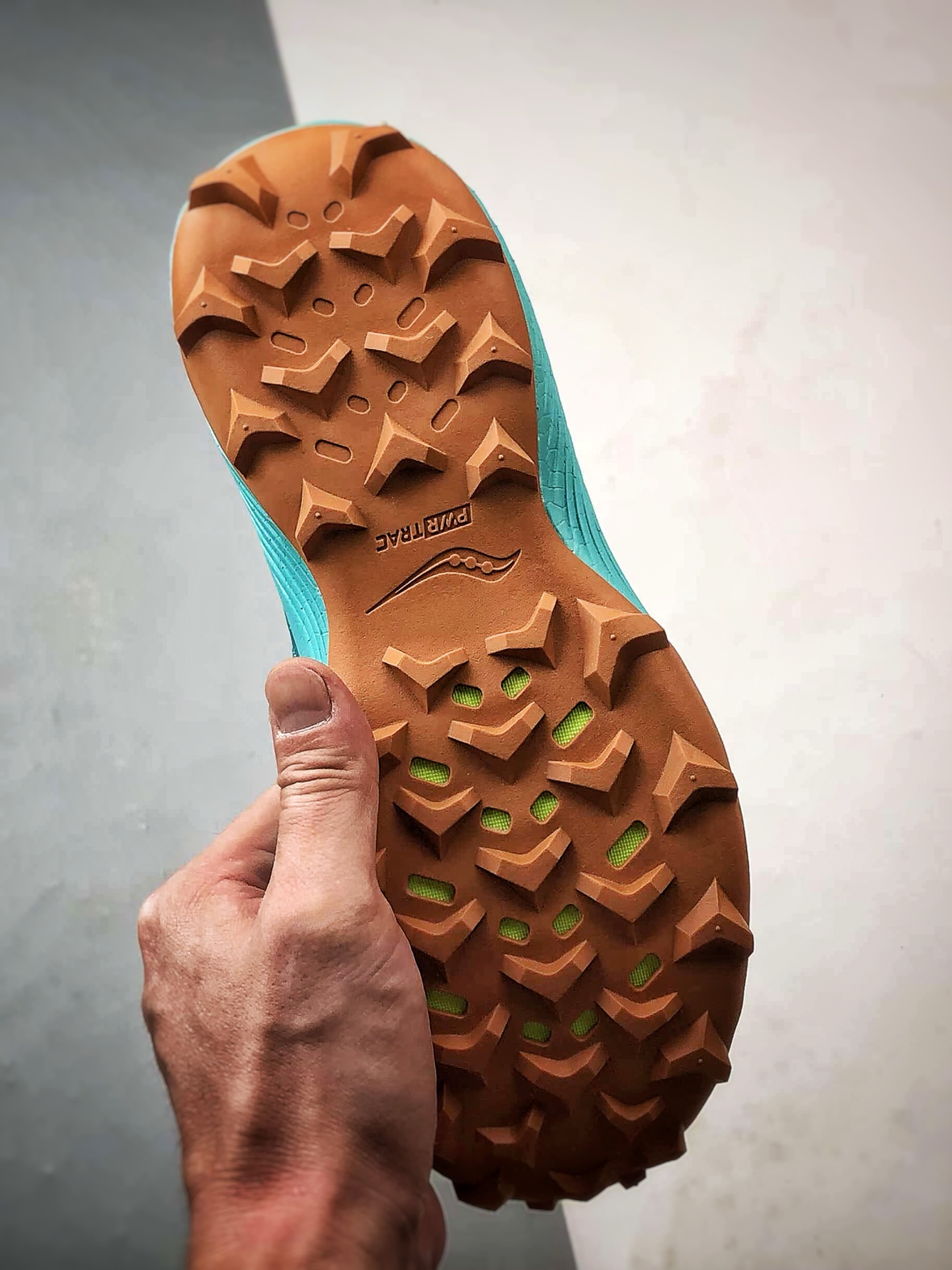 Saucony Endorphin Rift 湖水绿 咖翼碳板舒适缓震户外越野跑鞋